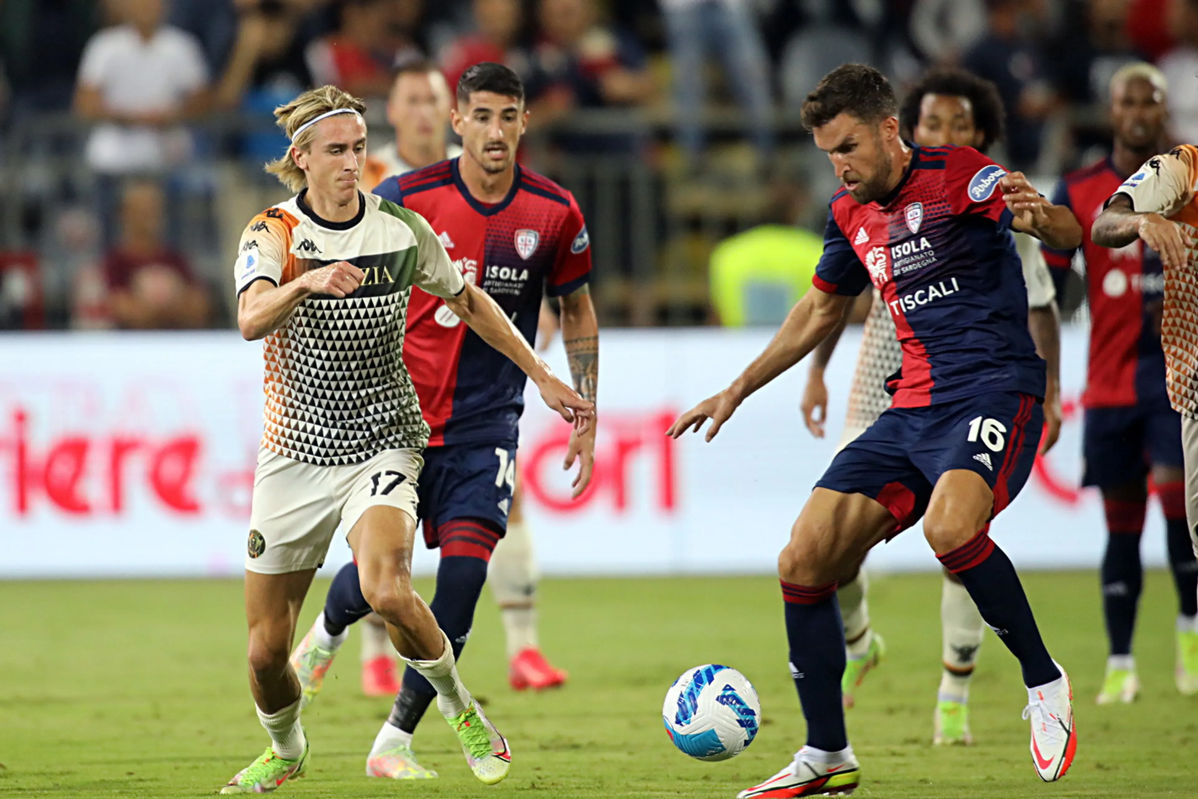 Copertina di Rivoluzione sarda al Cagliari: grossi nomi a rischio “epurazione”