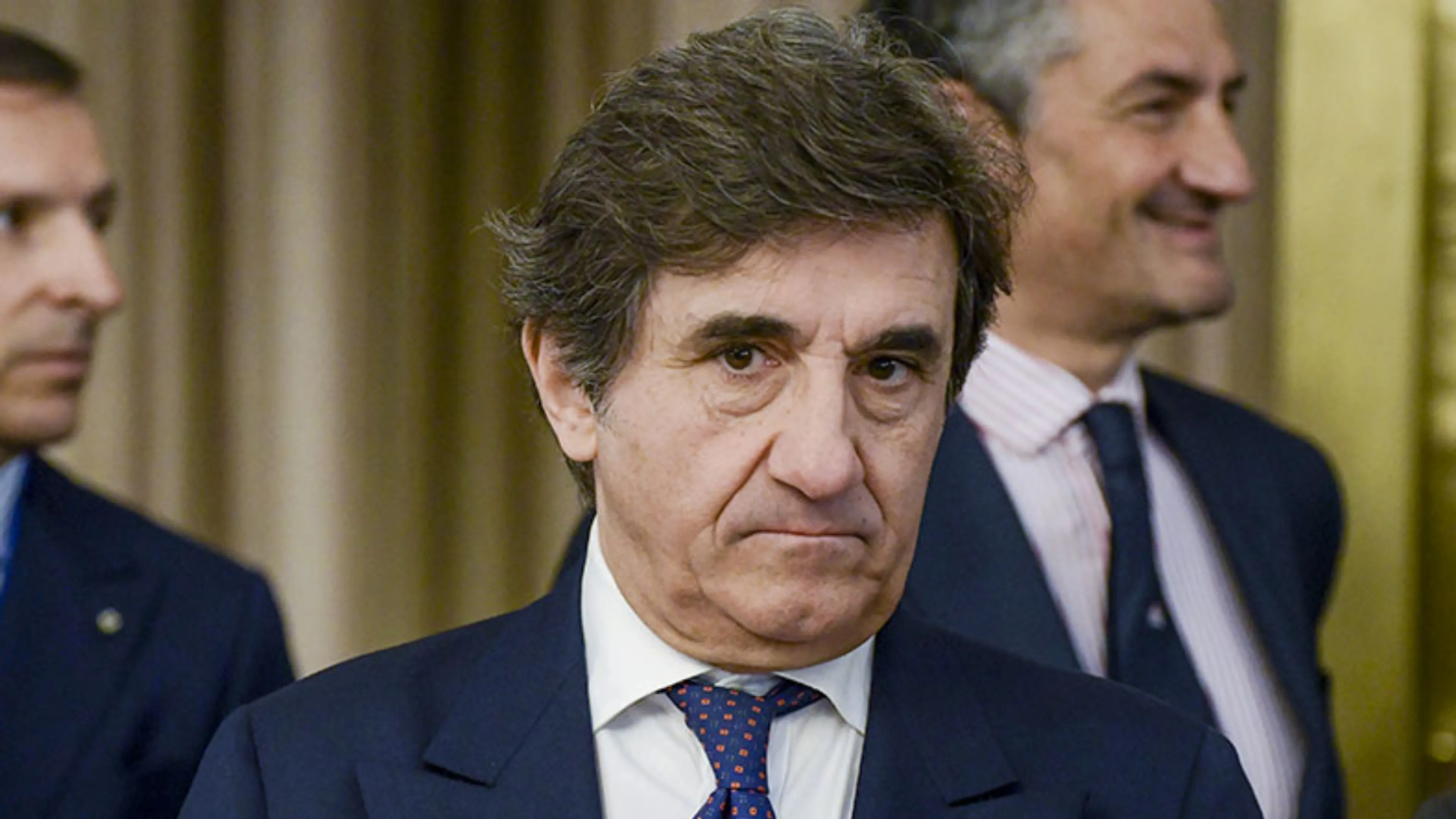 Cairo dice stop al mercato: "Ho speso troppo". Ma in cassa c'è un tesoro