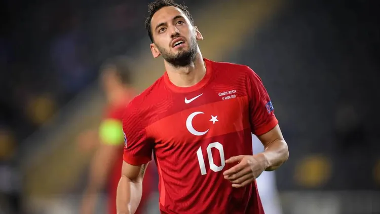 /images/c/a/l/Calhanoglu-infortunio.jpg