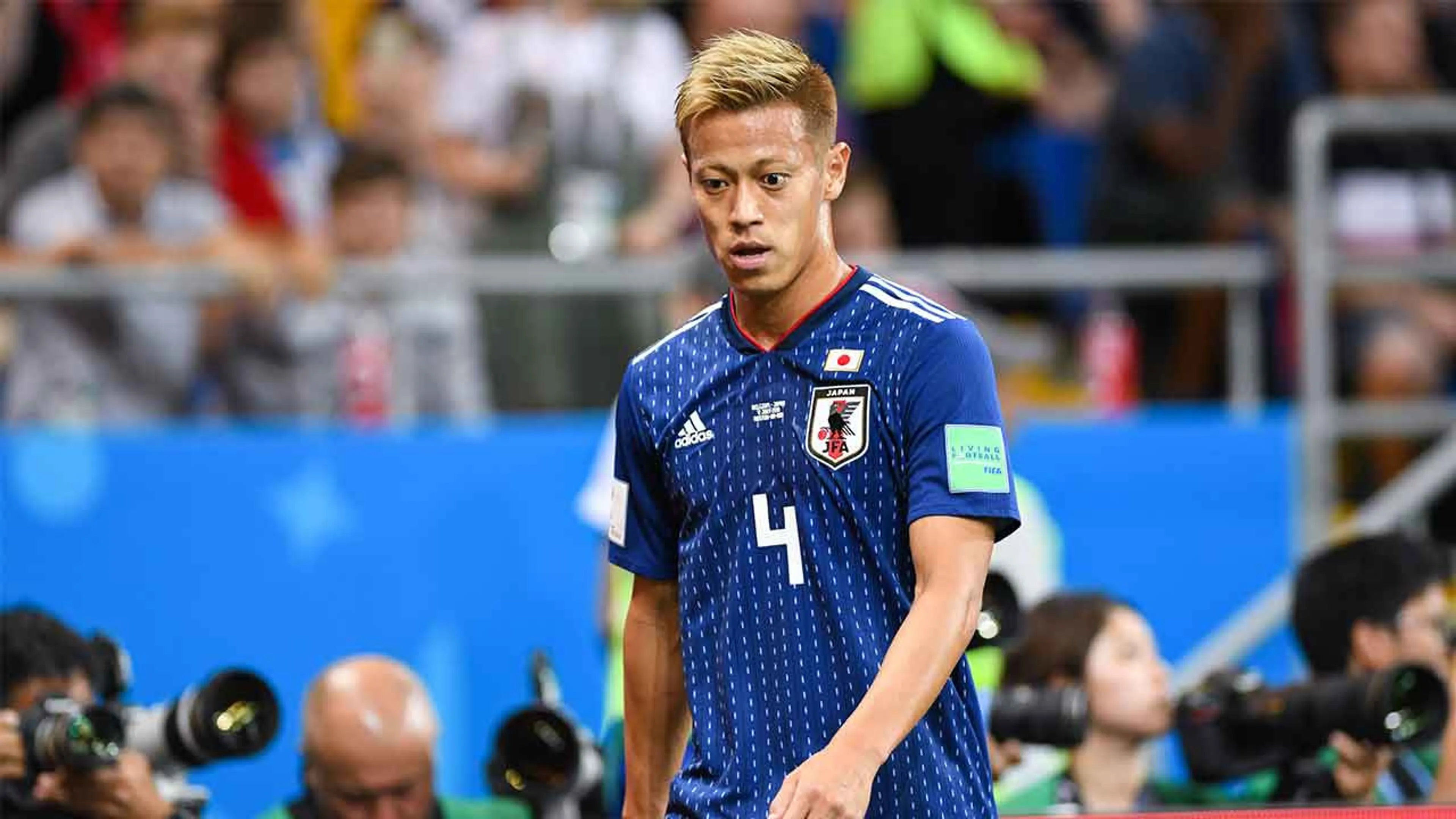 Copertina di Honda firma per il Botafogo. La sua richiesta? Un’auto anti-proiettili