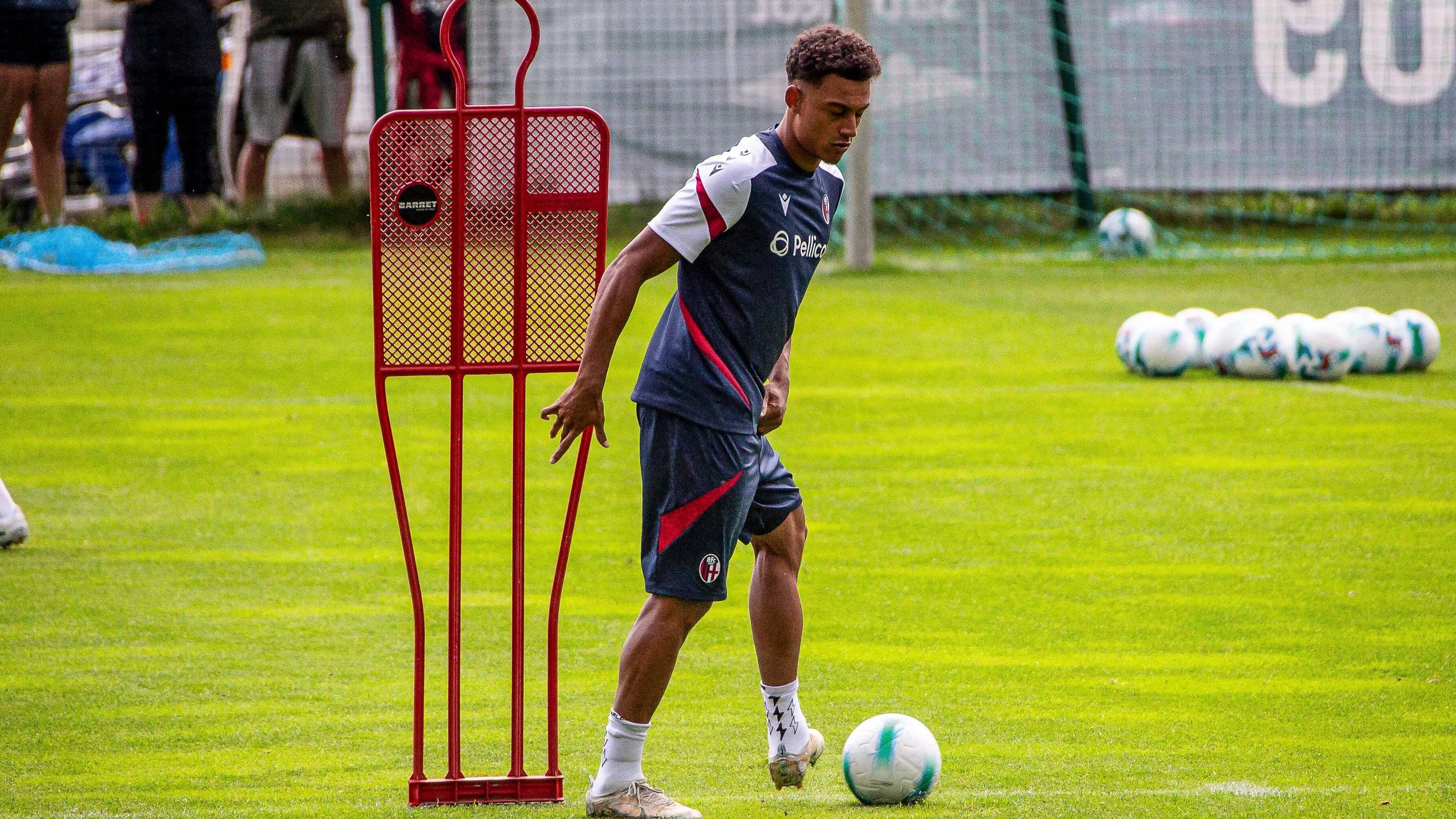 ndoye lascia il bologna