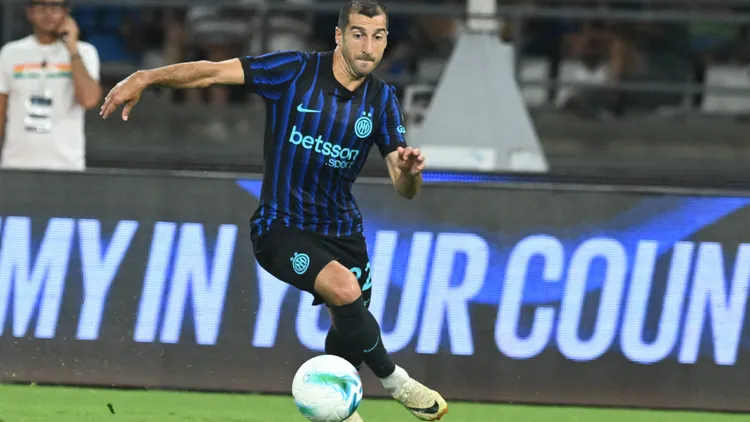 /images/c/a/l/calcio-amichevole-inter-fc-internazionale-vs-olympiakos-henrikh-mkhitaryan-of-fc-internazionale-in-action-during-the-friendly-match-fc-internazionale-vs-olympiakos-fc-at-stadio-san-nicola-bari-bari-italy-copyright-xipaxsport-abacaxjpg_1756146034423.jpg