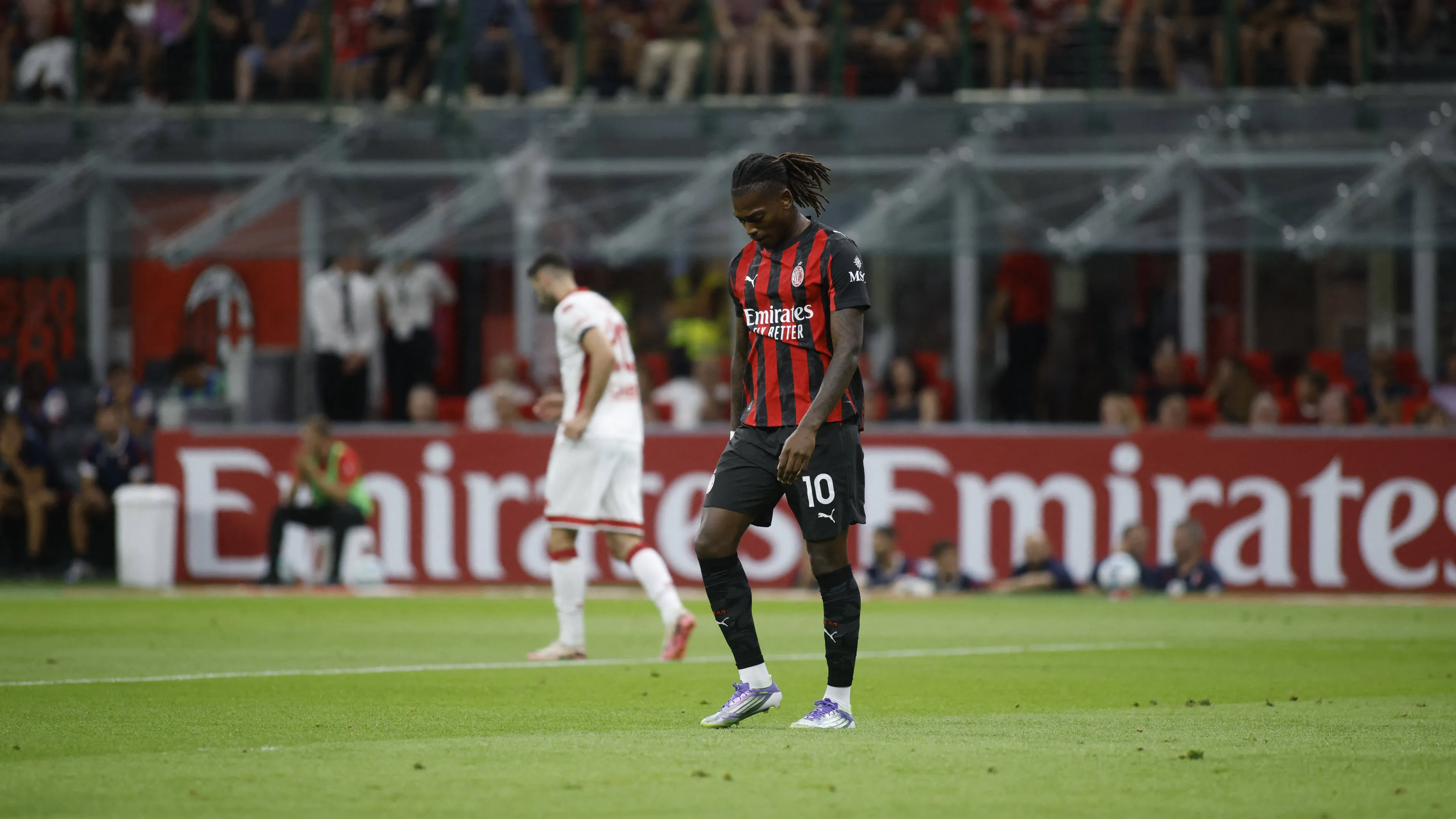 Milan, gol e infortunio per Leao: le sue condizioni e i tempi di recupero