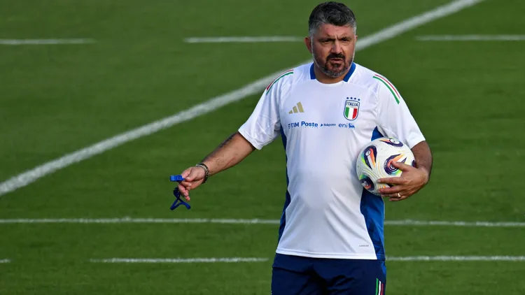 /images/c/a/l/calcio-fifa-mondiali-italy-training-session-head-coach-of-italy-gennaro-gattuso-during-italy-training-session-fifa-world-cup-wm-weltmeisterschaft-fussball-match-in-florence-italy-september-01-2025-florence-italy-copyright-xipaxsport-abacaxjpg_1757094184723.jpg