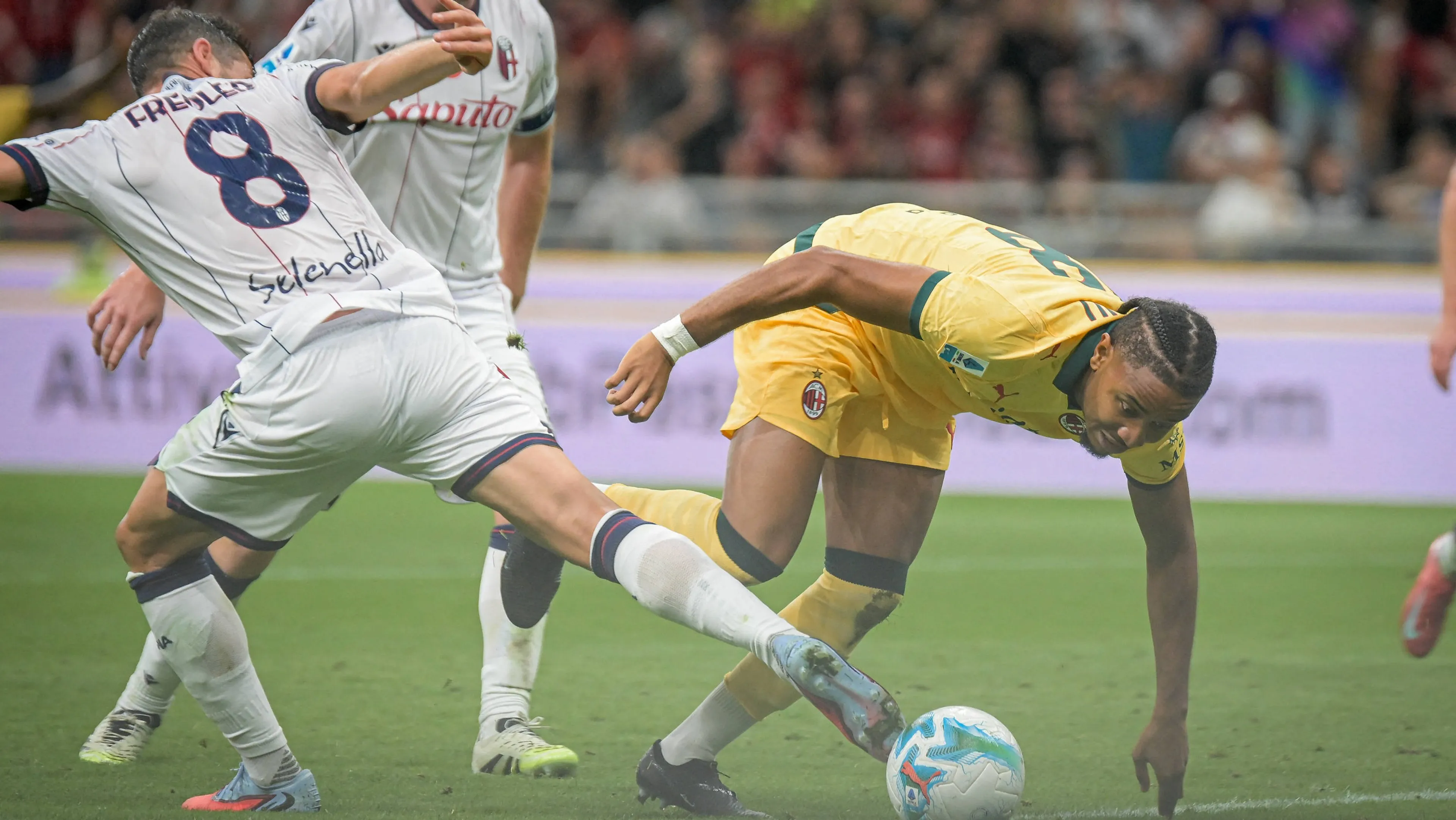 Disastro di arbitro e Var in Milan-Bologna, la decisione dell'Aia su Fabbri e Marcenaro