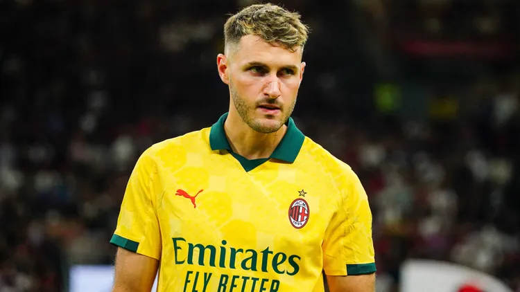 /images/c/a/l/calcio-serie-a-ac-milan-vs-bologna-fc-santiago-gimenez-ac-milan-during-ac-milan-vs-bologna-fc-italian-soccer-serie-a-match-in-milan-italy-september-14-2025-milan-italy-copyright-xipaxsport-abacaxjpg_1758612614426.jpg