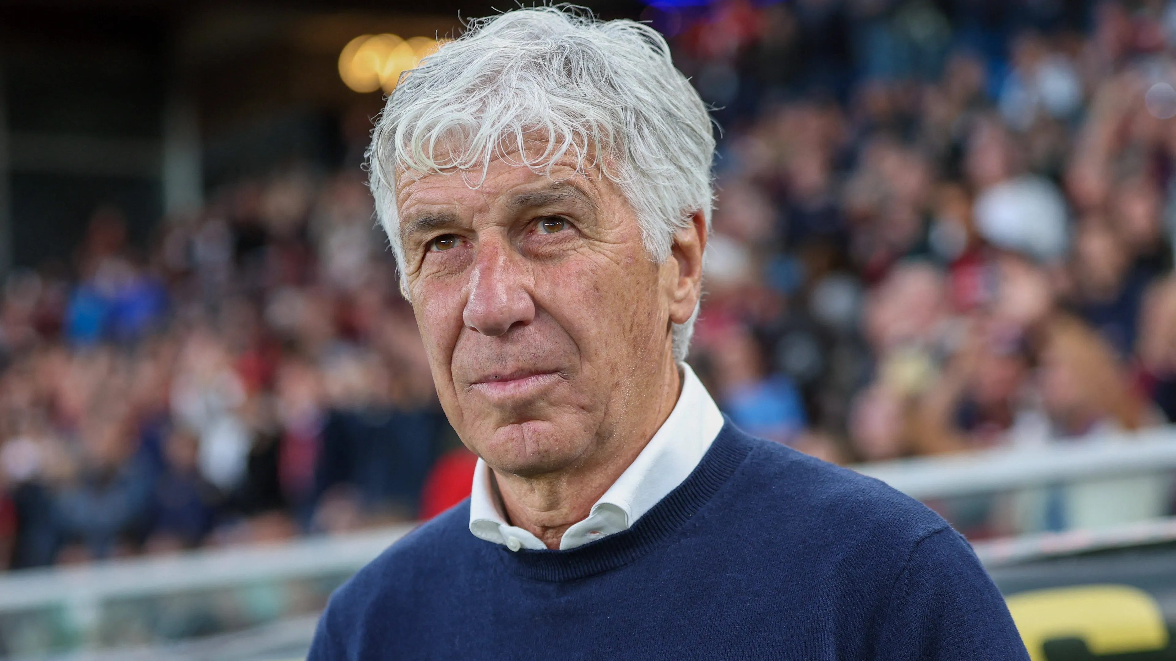 Copertina di CALCIO Serie A Genoa CFC vs Atalanta BC Serie A Day 37 Genova Stadio Ferraris Genoa Atalanta in the photo mister Gianpiero Gasperini during Genoa CFC vs Atalanta BC Italian soccer Serie A match in Genoa Italy May 17 2025 Genoa Italy Copyright xIPAxSport ABACAx