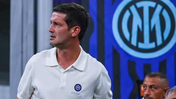 /images/c/a/l/calcio-serie-a-inter-fc-internazionale-vs-udinese-calcio-cristian-chivu-head-coach-of-fc-internazionale-looks-on-during-serie-a-2025-26-football-match-between-fc-internazionale-and-udinese-calcio-at-san-siro-stadium-milan-italy-copyright-xipaxsport-abacaxjpg_1757574214487.jpg
