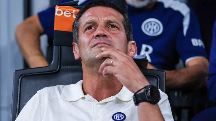/images/c/a/l/calcio-serie-a-inter-fc-internazionale-vs-udinese-calcio-cristian-chivu-head-coach-of-fc-internazionale-reacts-during-serie-a-2025-26-football-match-between-fc-internazionale-and-udinese-calcio-at-san-siro-stadium-milan-italy-copyright-xipaxsport-abacaxjpg_1757489232295.jpg