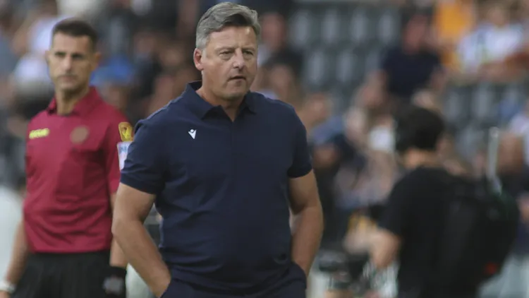 /images/c/a/l/calcio-serie-a-udinese-calcio-vs-hellas-verona-fc-kosta-runjaic-head-coach-of-udinese-fc-during-udinese-calcio-fc-vs-hellas-verona-fc-1-serie-a-enilive-2025-26-game-at-bluenergy-stadium-in-udine-ud-italy-on-august-25-2025-udine-italy-copyright-xipaxsport-abacaxjpg_1756149599297.jpg