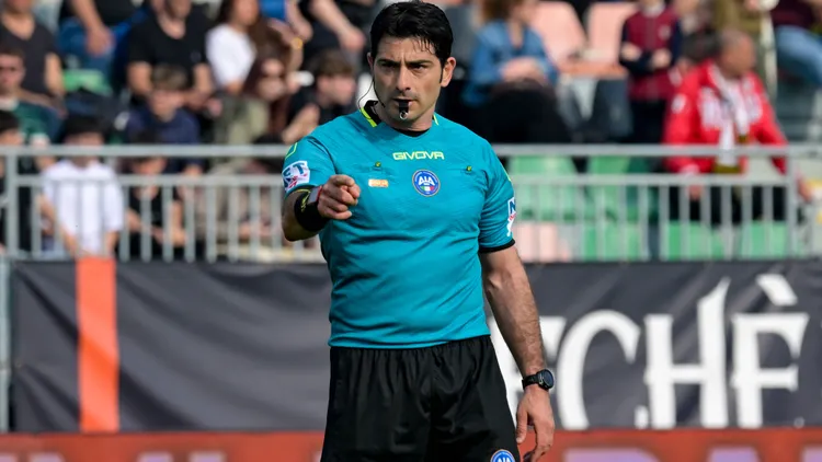 /images/c/a/l/calcio-serie-a-venezia-fc-vs-ac-monza-the-referee-of-the-match-fabio-maresca-during-venezia-fc-vs-ac-monza-italian-soccer-serie-a-match-in-venice-italy-april-12-2025-venice-italy-copyright-xipaxsport-abacaxjpg_1755773483354.jpg
