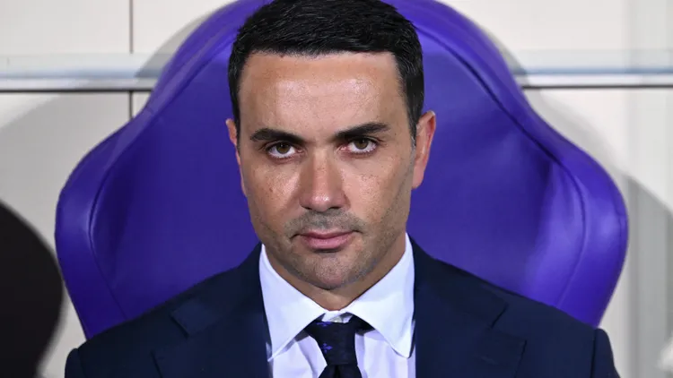 /images/c/a/l/calcio-uefa-conference-league-acf-fiorentina-vs-real-betis-balompie-acf-fiorentina-s-coach-raffaele-palladino-during-acf-fiorentina-vs-real-betis-balompie-uefa-conference-league-football-match-in-florence-italy-may-08-2025-florence-italy-copyright-xipaxsport-abacaxjpg_1748706993389.jpg