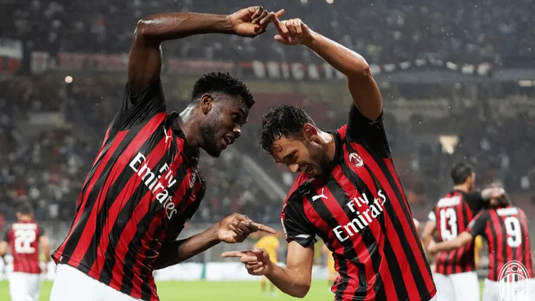 /images/c/a/l/calhanoglu-chiama-kessie-allinter.jpg