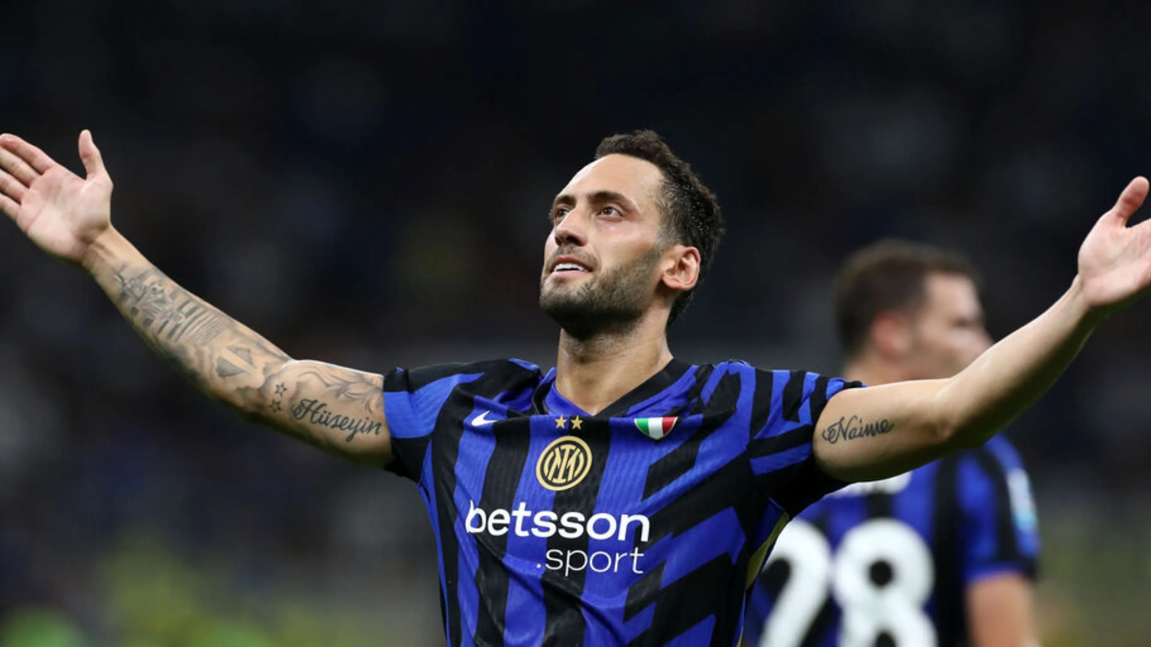 Copertina di Calhanoglu infiamma Inter-Milan: sui social attacca i rossoneri