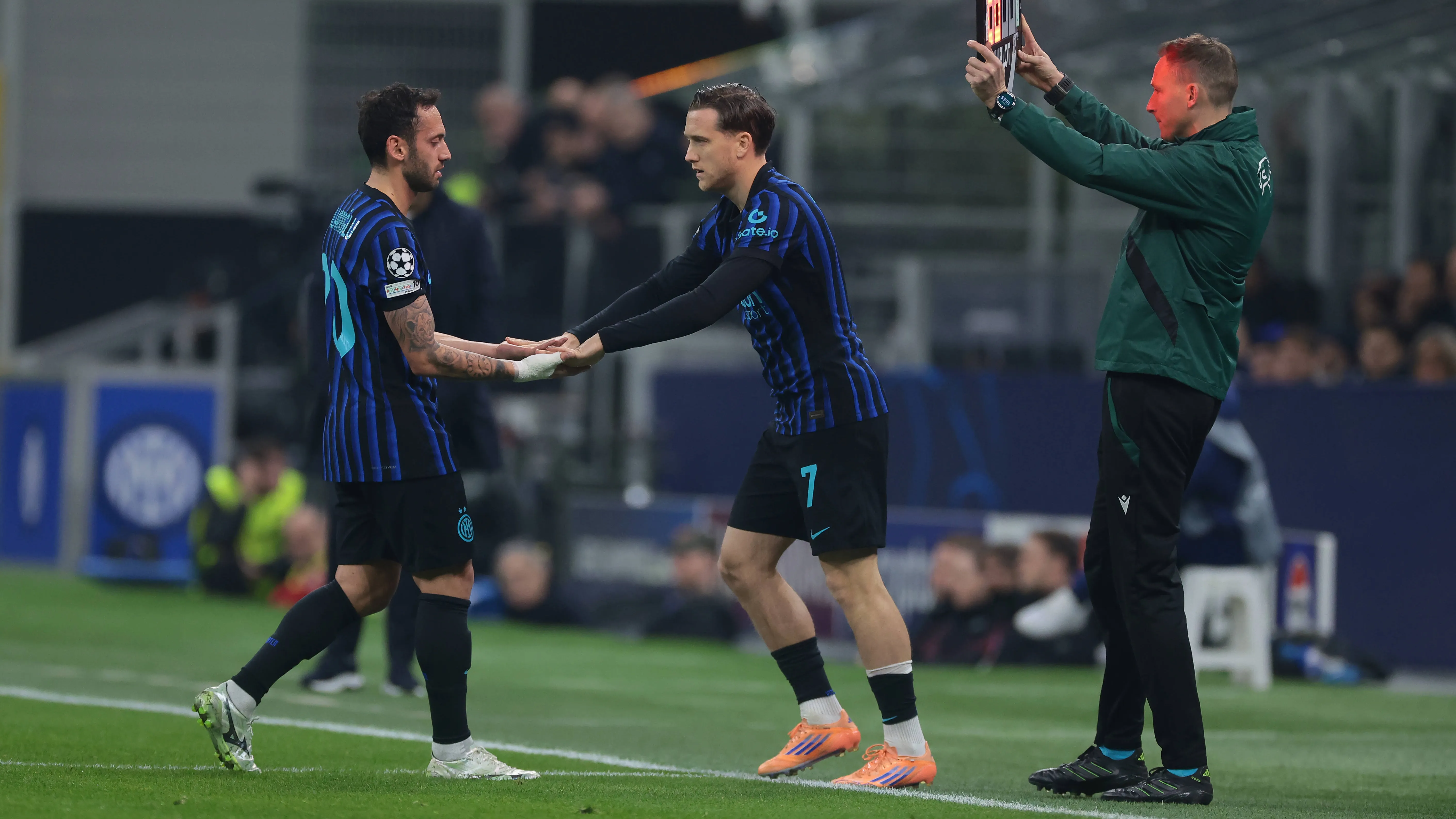 Infortunio per Calhanoglu