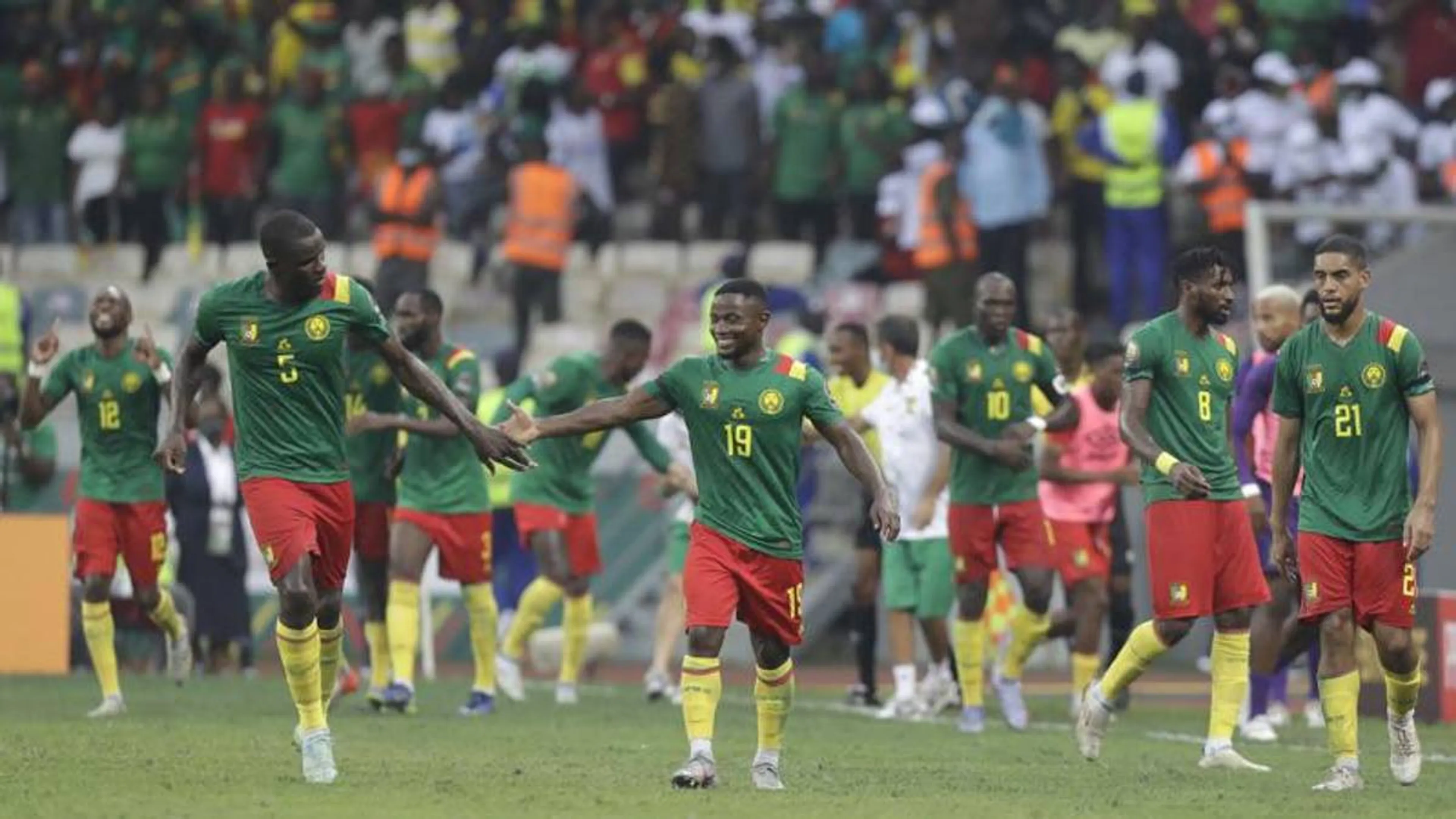 Copertina di Camerun, federazione indaga su 44 calciatori: sospetti su età ed identità