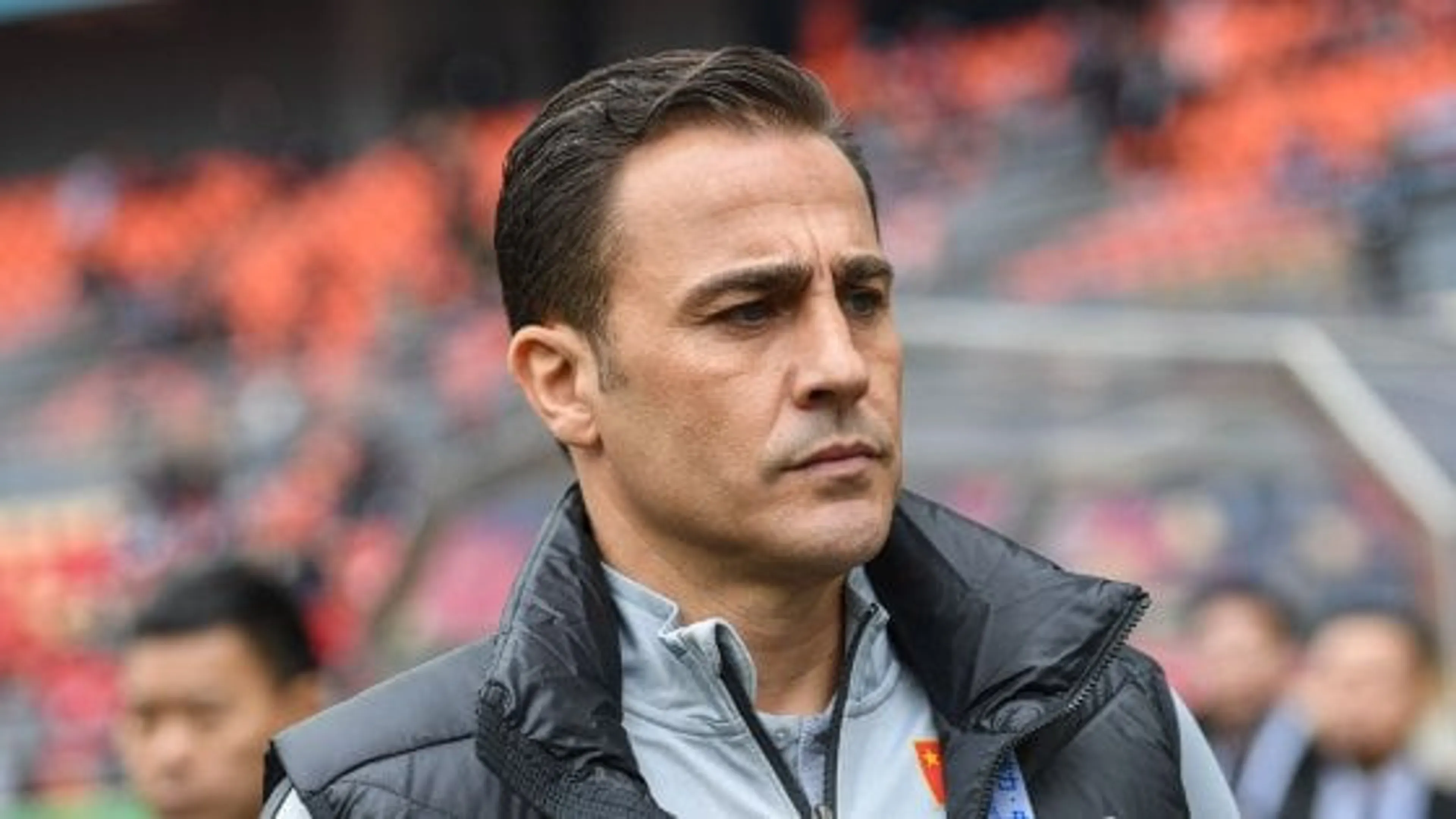 Copertina di Cannavaro lascia la Cina e torna in italia: “Lì situazione insostenibile”. Poi punzecchia Osimhen: “Con me non avrebbe toccato palla”