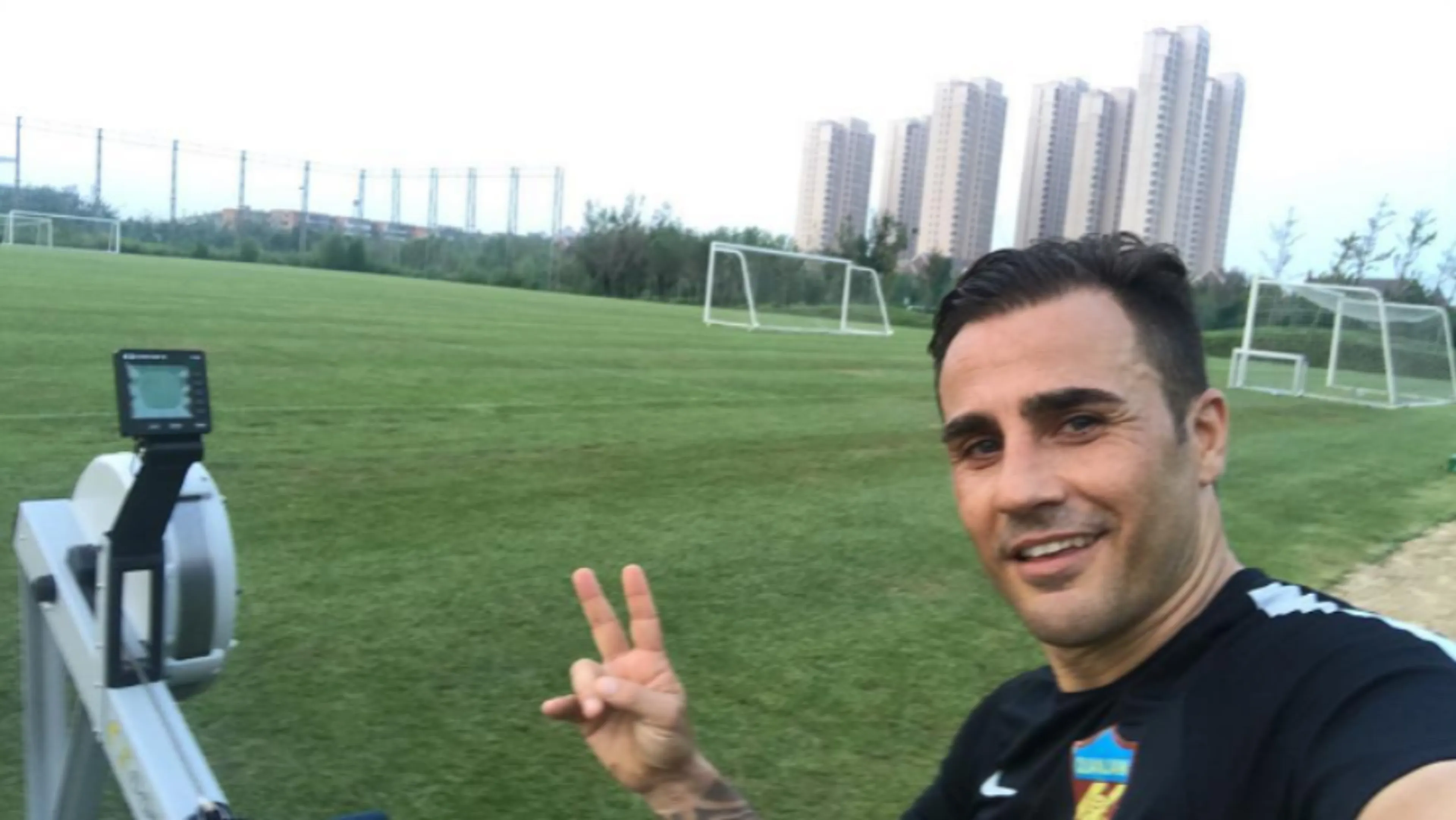 Copertina di La squadra di Cannavaro vince 5-0, il Beijing Renhe schiera tre portieri