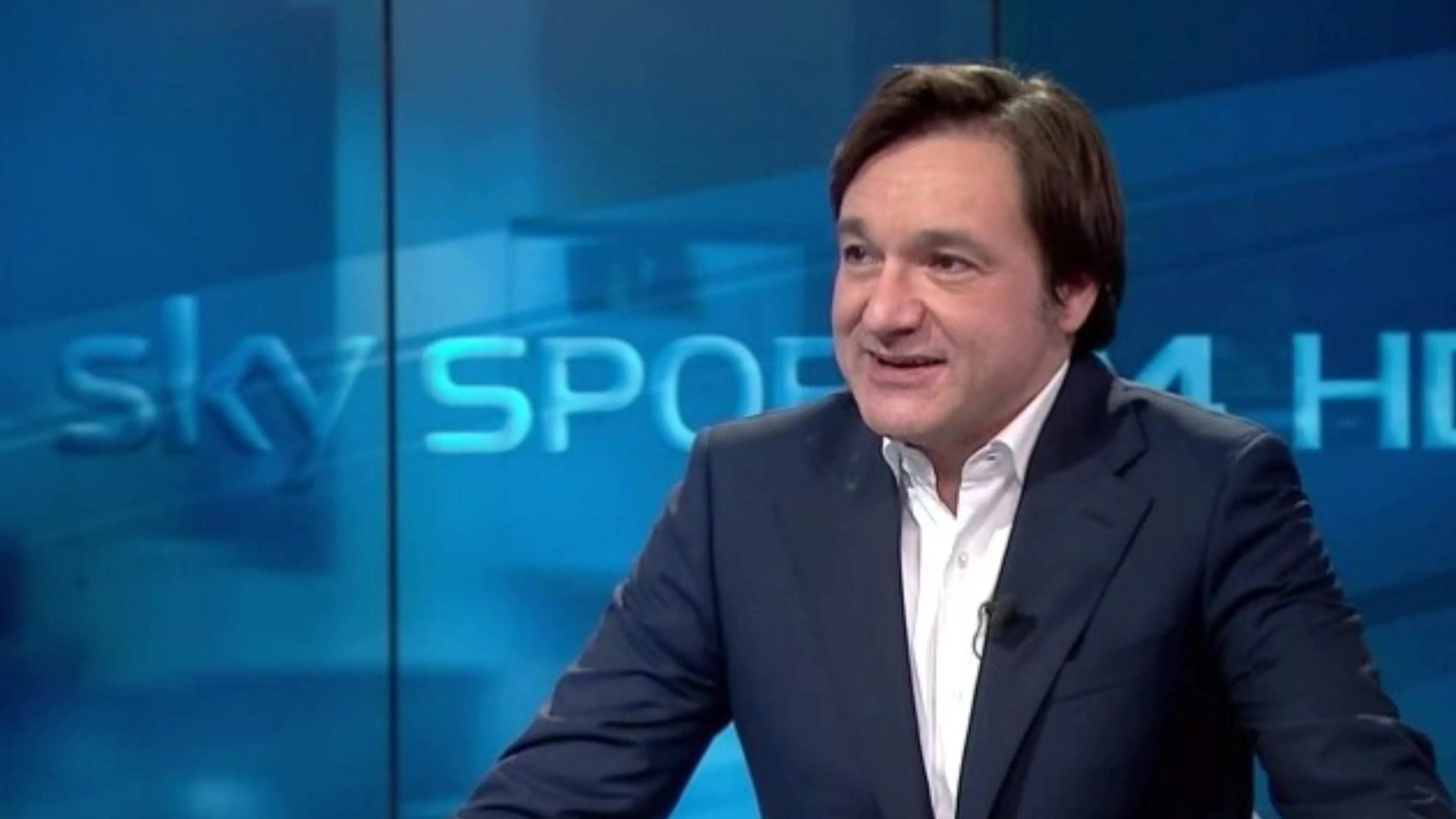 Caressa show: prima punzecchia Dazn, poi sfotte gli arbitri: "Fanno come je pare" (VIDEO)