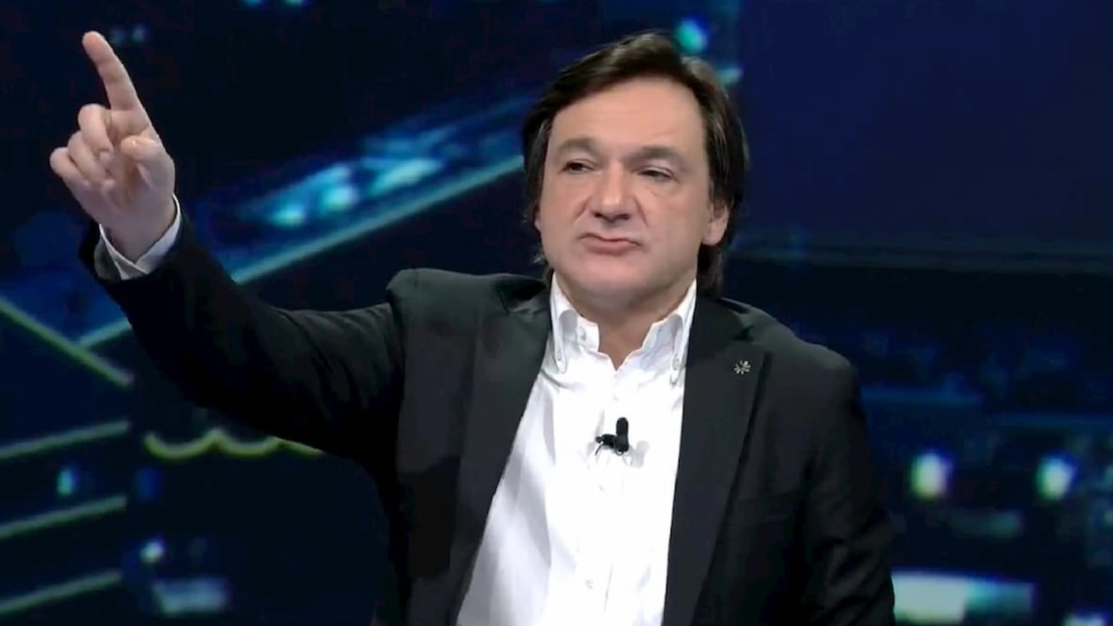 Copertina di Caressa sul ko del Napoli: “Possesso palla e ha perso. Mi viene da ridere”