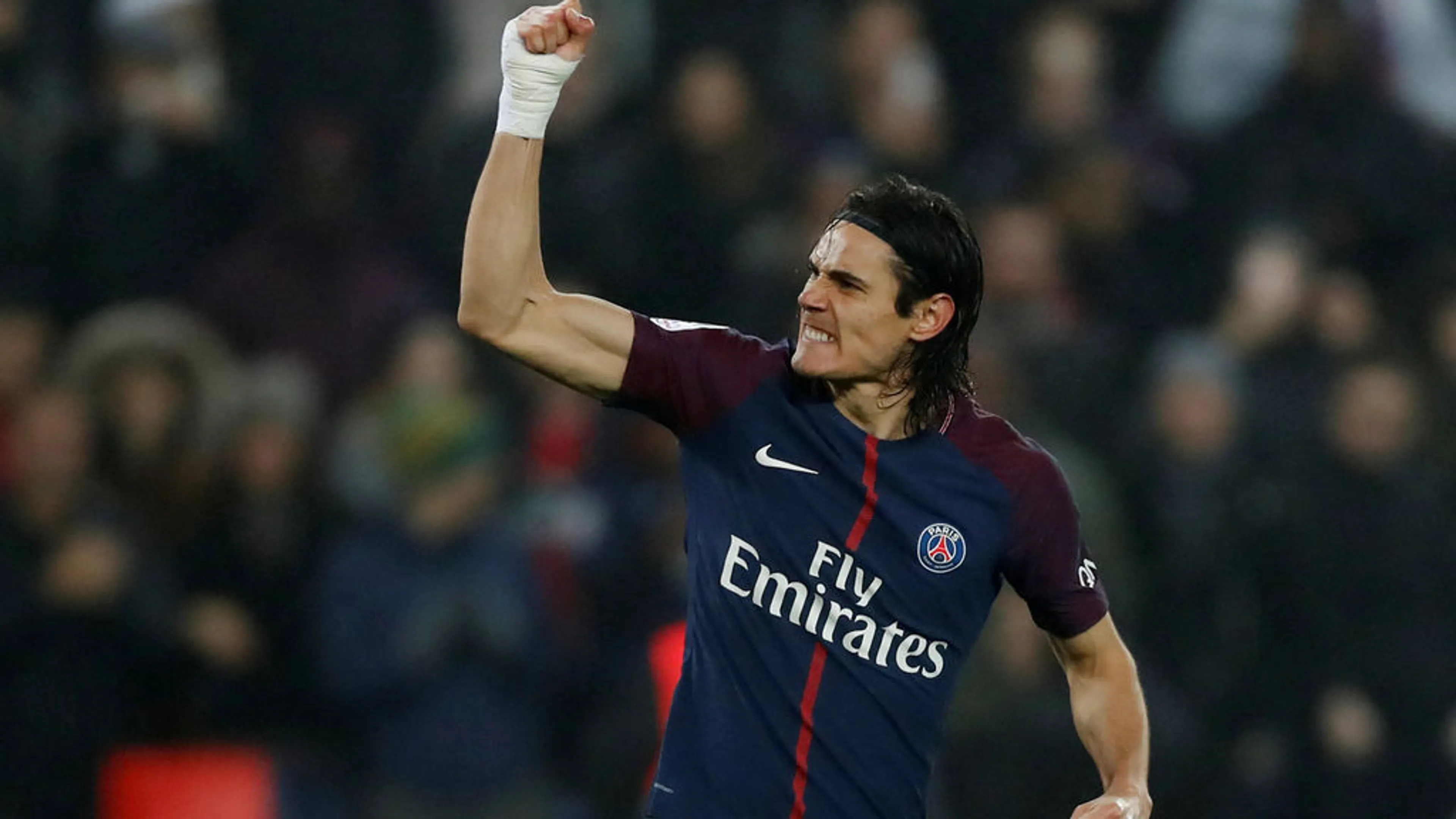 Copertina di Cavani, ricordi parigini: “Pranzavo con inservienti del club, non con le star”