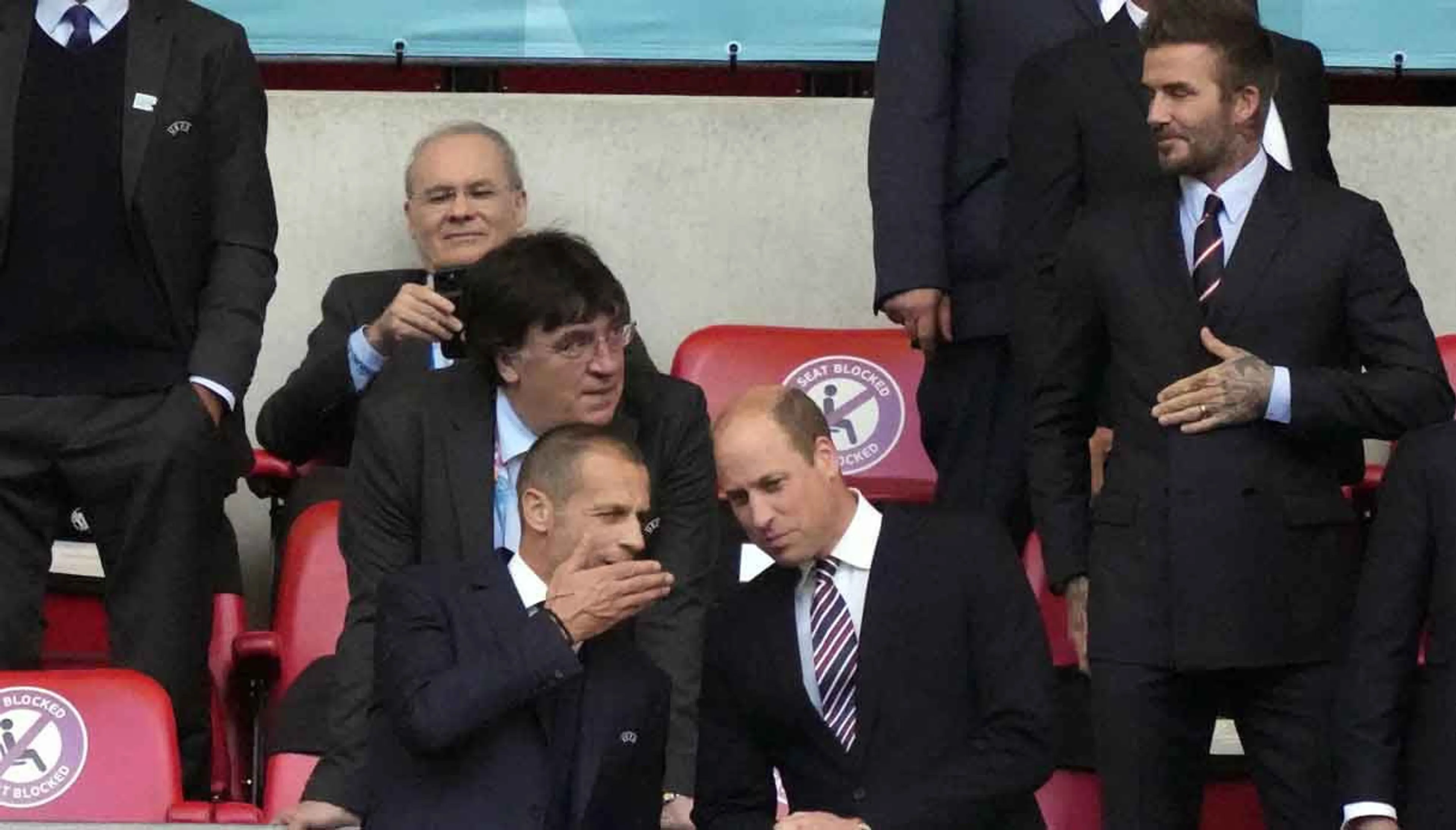 Copertina di Inghilerra Italia, quasi 50mila inglesi contro 7mila italiani a Wembley. Ceferin ammette: “Scorretto”