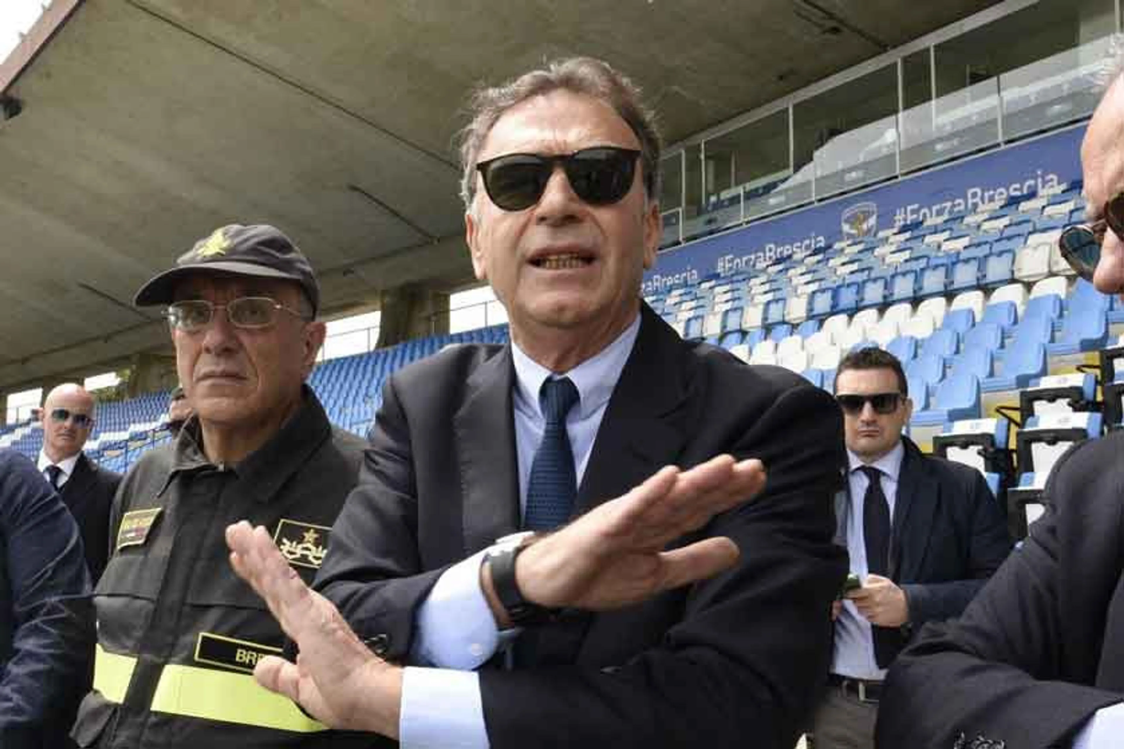 Copertina di Cellino tuona ancora: “Calcio italiano aspetta decisioni Merkel? Siamo senza dignità”