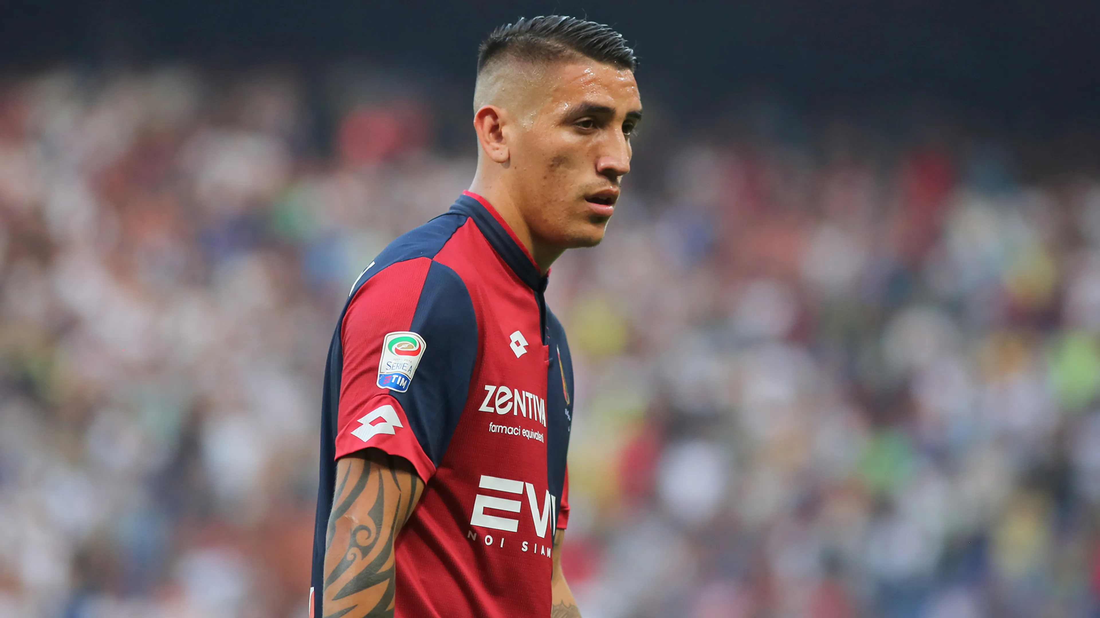 Copertina di Alla guida sotto l'effetto di stupefacenti tenta la fuga: ex Genoa nei guai