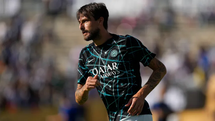 /images/c/f/-/cf-monterrey-v-fc-internazionale-milano-group-e-fifa-club-world-cup-2025-francesco-acerbi-centre-back-of-internazionale-and-italy-during-the-warm-up-before-the-fifa-club-world-cup-2025-group-e-match-between-cf-monterrey-and-fc-internazionale-milano-at-rose-bowl-stadium-on-june-17-2025-in-pasadena-california-pasadena-california-united-states-copyright-xjosexbretonx-originalfilenamebretonhernandez-cfmonter250617npeosjpgjpg_1751713794776.jpg