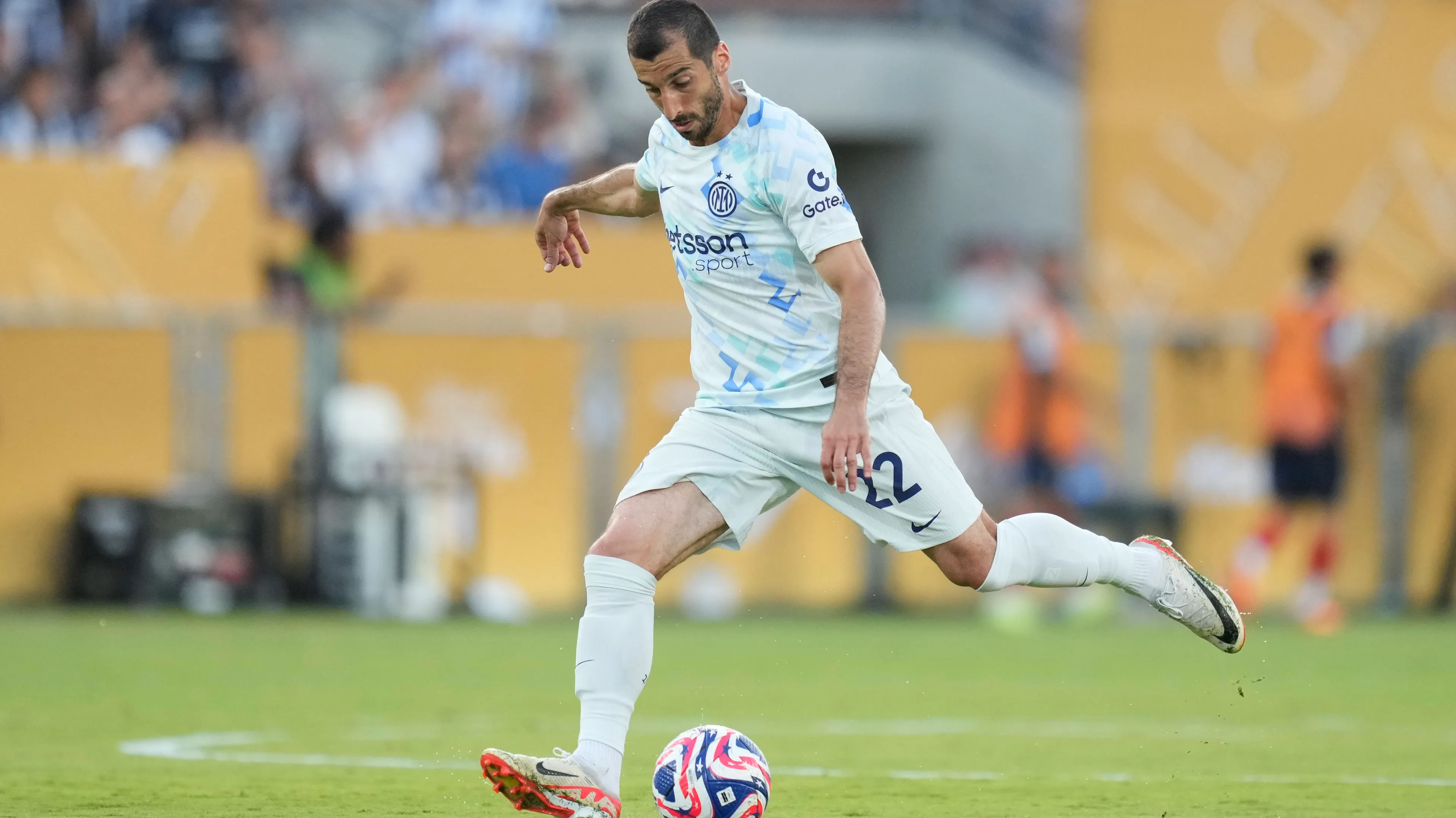 Mkhitaryan si racconta: "Ho superato la sconfitta col Psg grazie a mia madre. Futuro? Dopo l'Inter smetto"