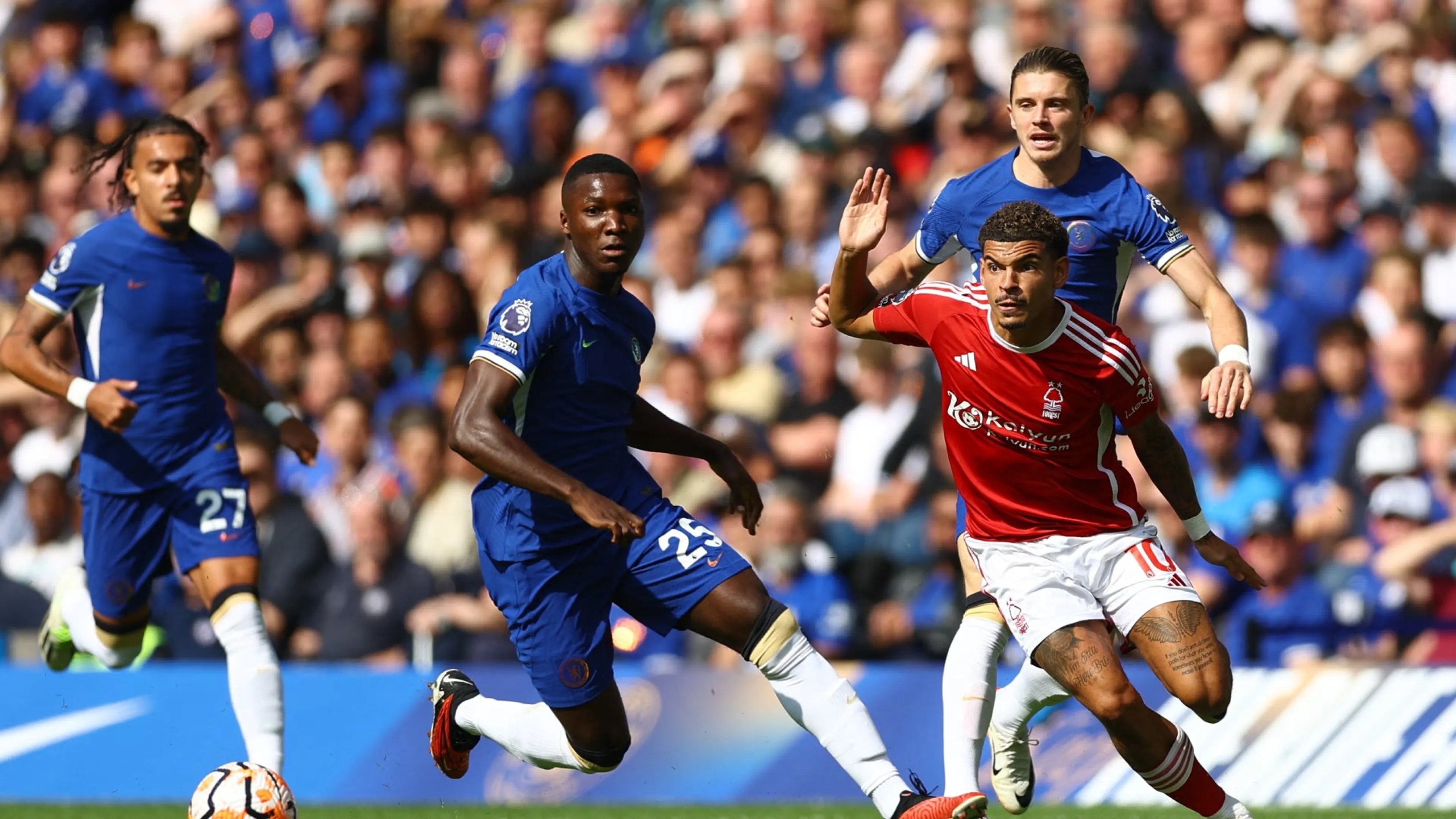 Copertina di Chelsea ancora ko. Il coro dei tifosi del Nottingham Forest è avvilente