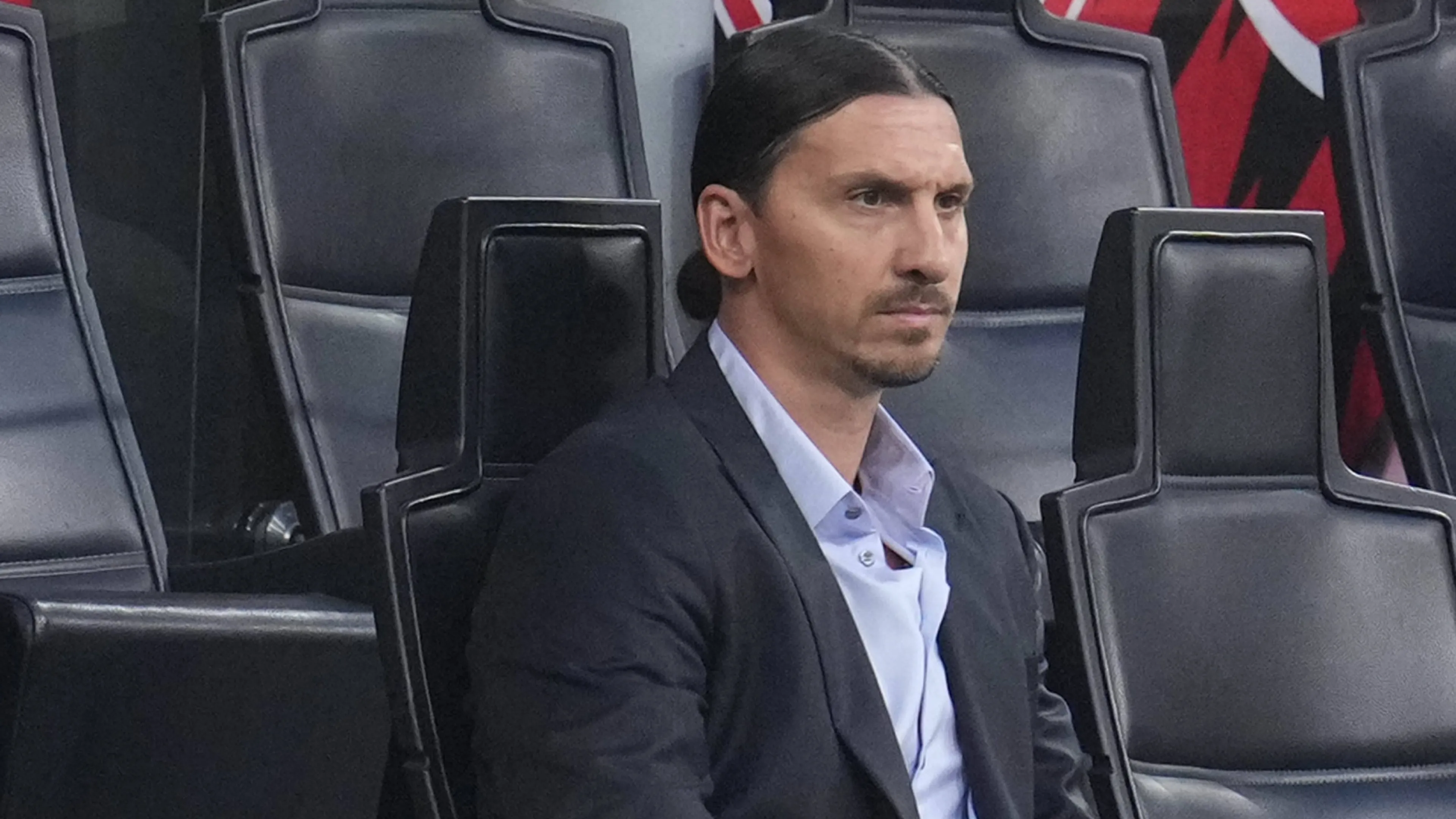 Copertina di Che fine ha fatto Ibra? Cds: "Sparito da 15gg e ha fatto fuori  Abate dal Milan a causa del figlio"