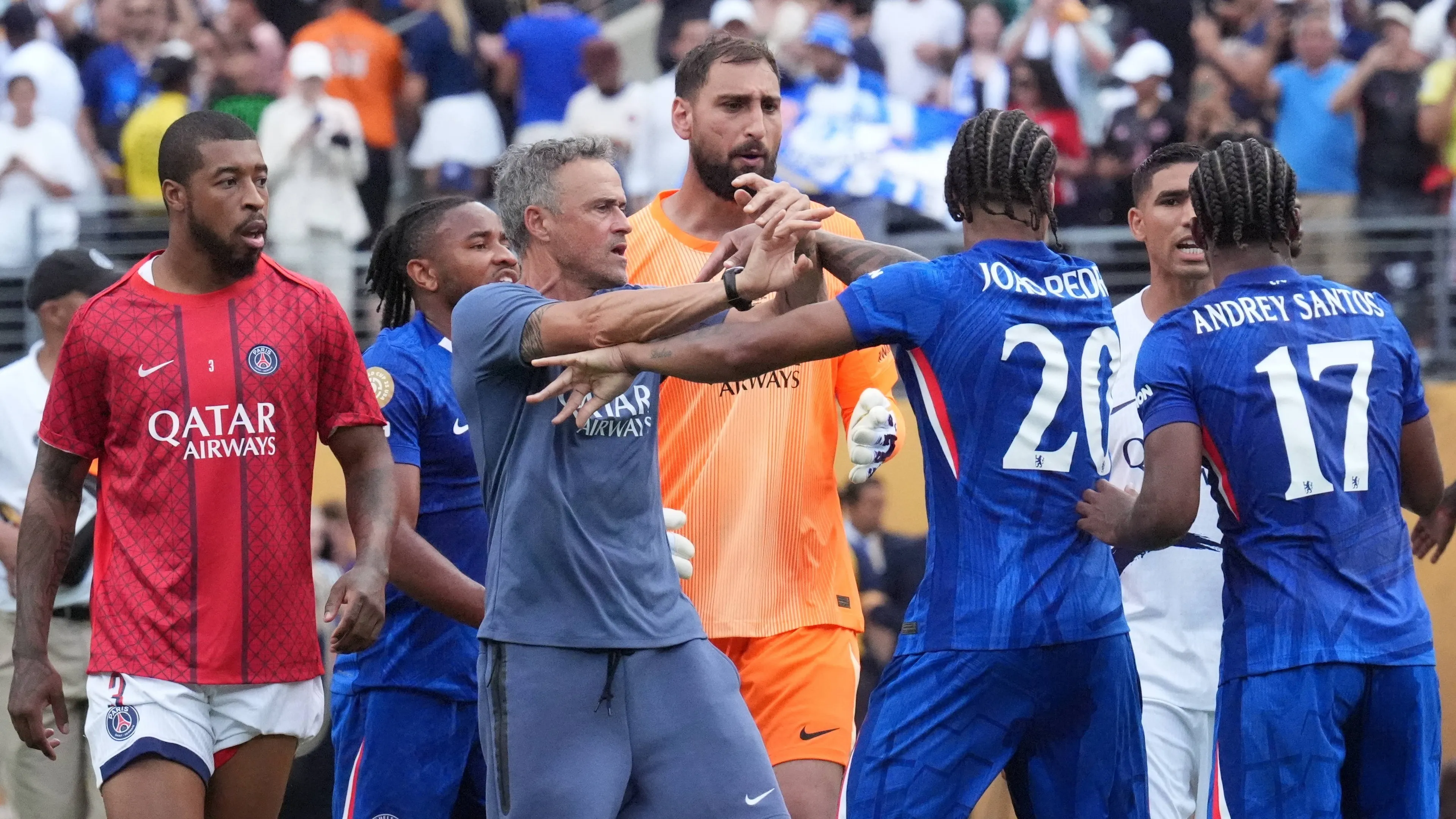 Mondiale per Club, scoppia la rissa nel finale di Chelsea-Psg: Donnarumma e Luis Enrique coinvolti