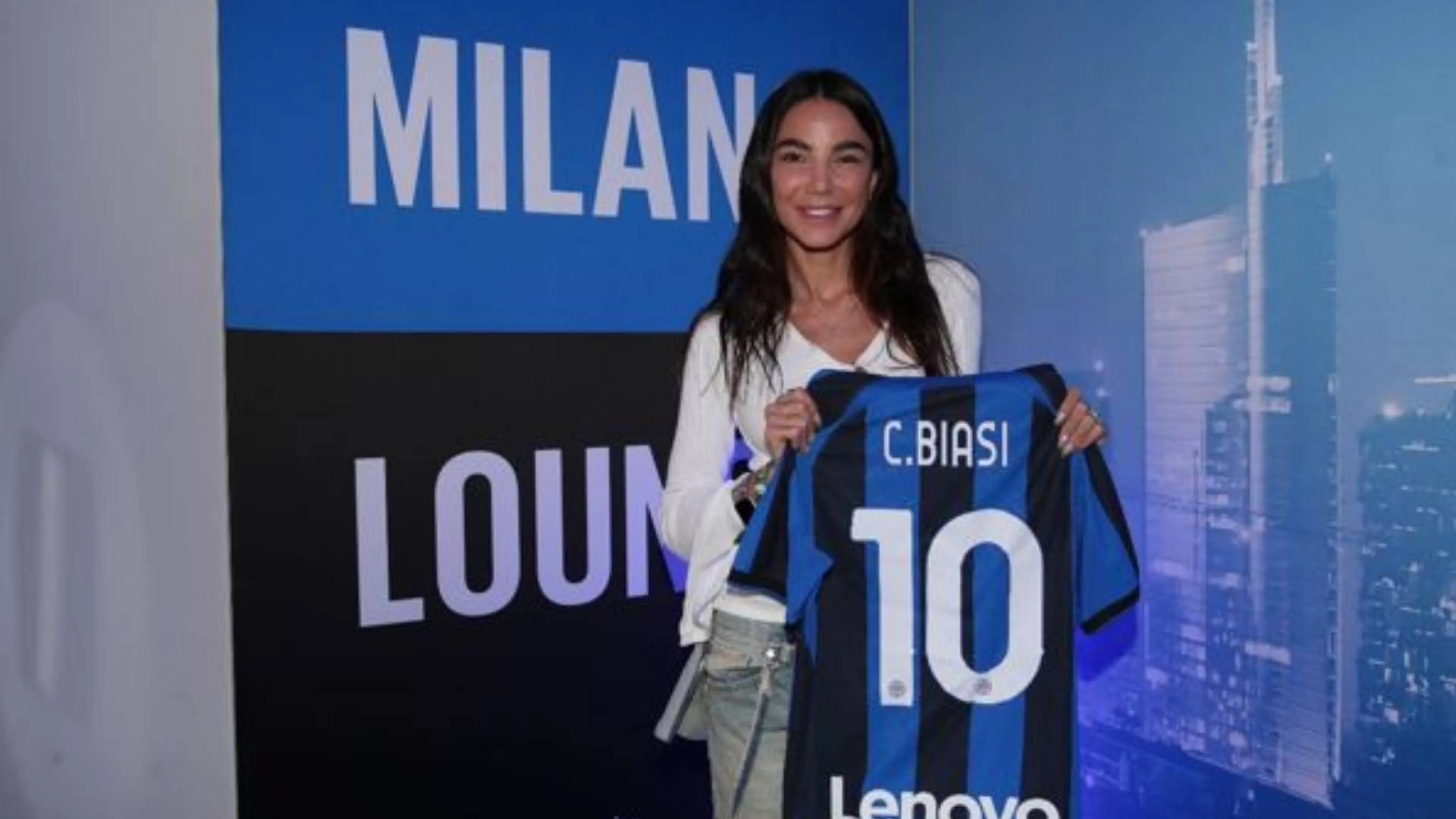 Copertina di L'Inter domina anche tra le influencer, è la volta della Biasi (FOTO)