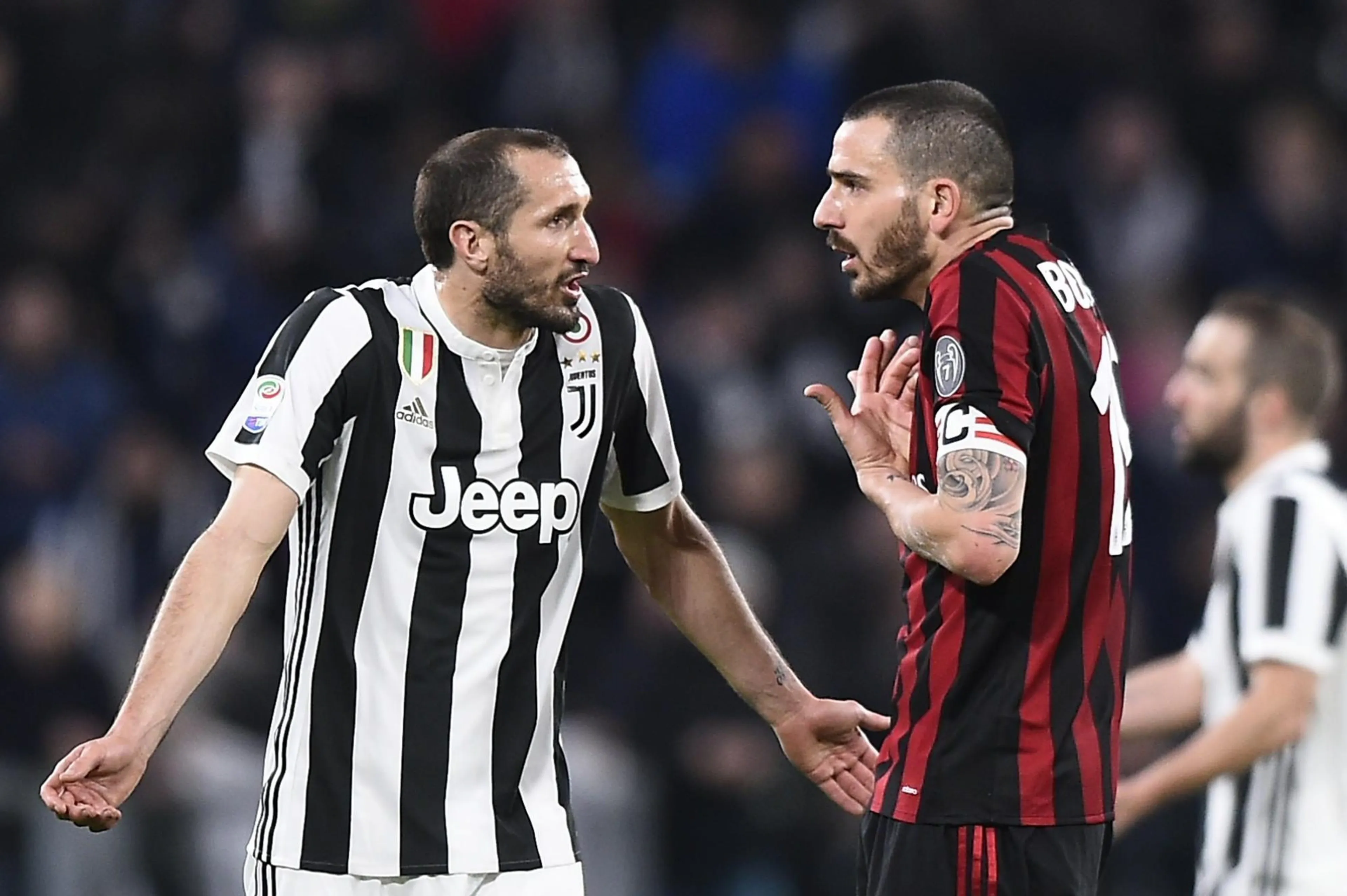 Copertina di Chiellini torna sul “tradimento” di Bonucci: “Il Milan fu un errore. Mica stava andando al Real…”