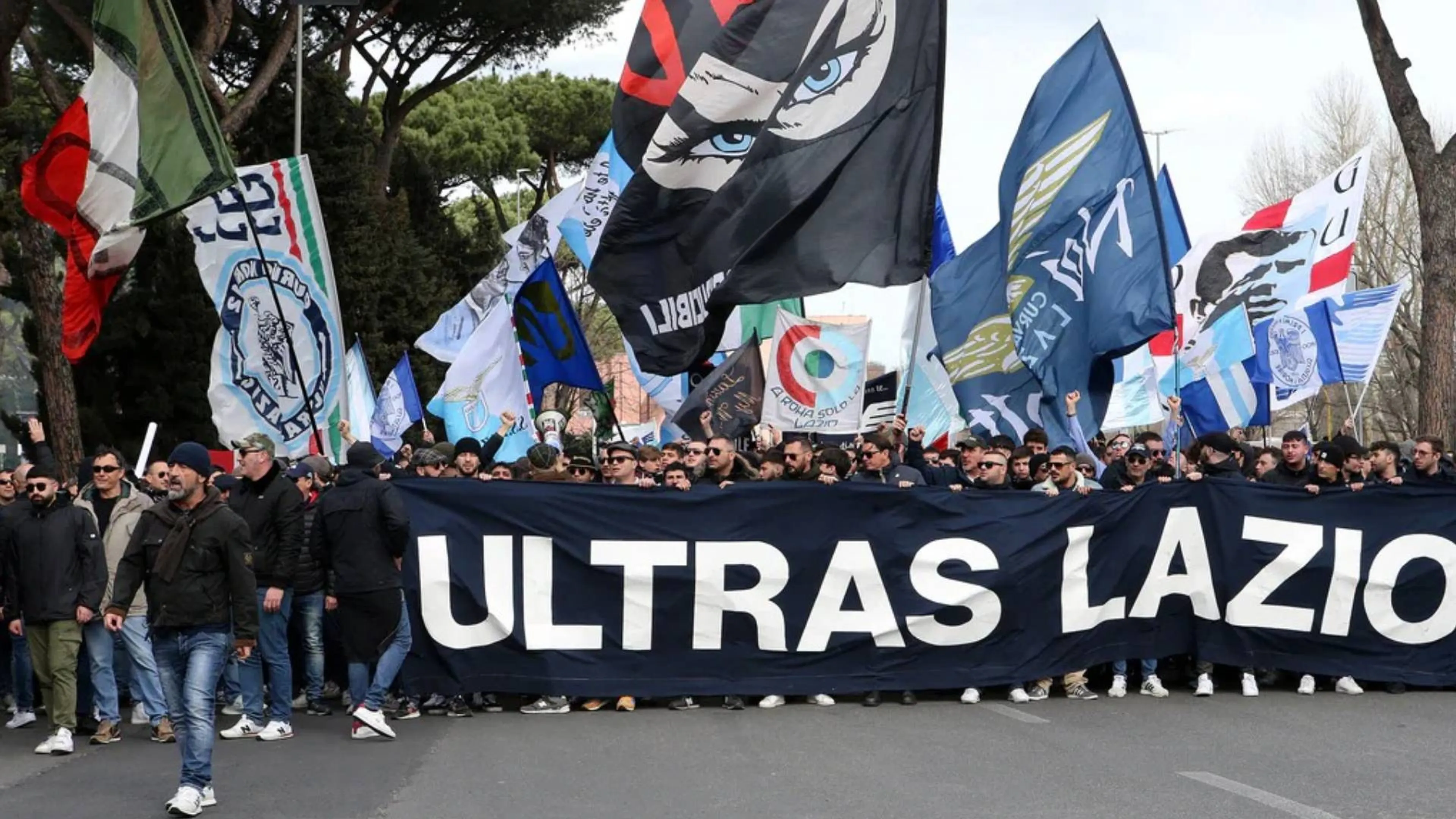 Copertina di Il pesante comunicato degli ultras della Lazio contro Lotito: "Succederà qualcosa di mai visto prima"
