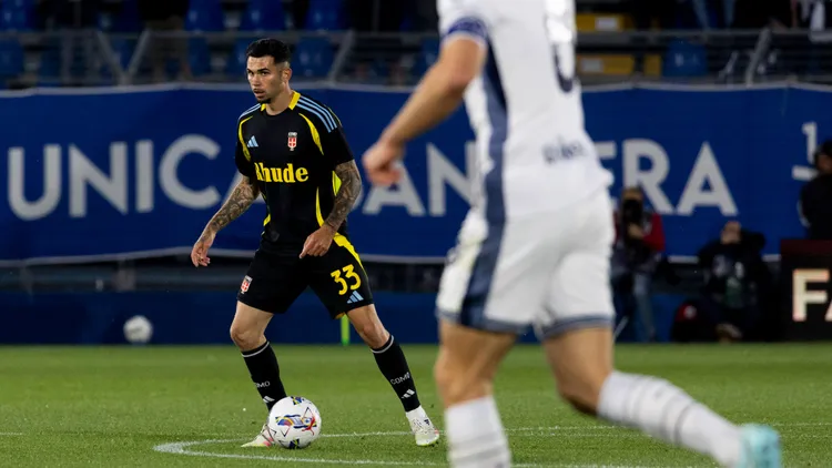 /images/c/o/m/como-v-fc-internazionale-serie-a-ljucas-da-cunha-plays-during-the-serie-a-match-between-como-and-fc-internazionale-at-stadio-comunale-giuseppe-sinigaglia-in-como-italy-on-may-23-2025-como-como-italy-copyright-xmairoxcinquettix-originalfilenamecinquetti-comovfci250523np73zjpgjpg_1750940448411.jpg