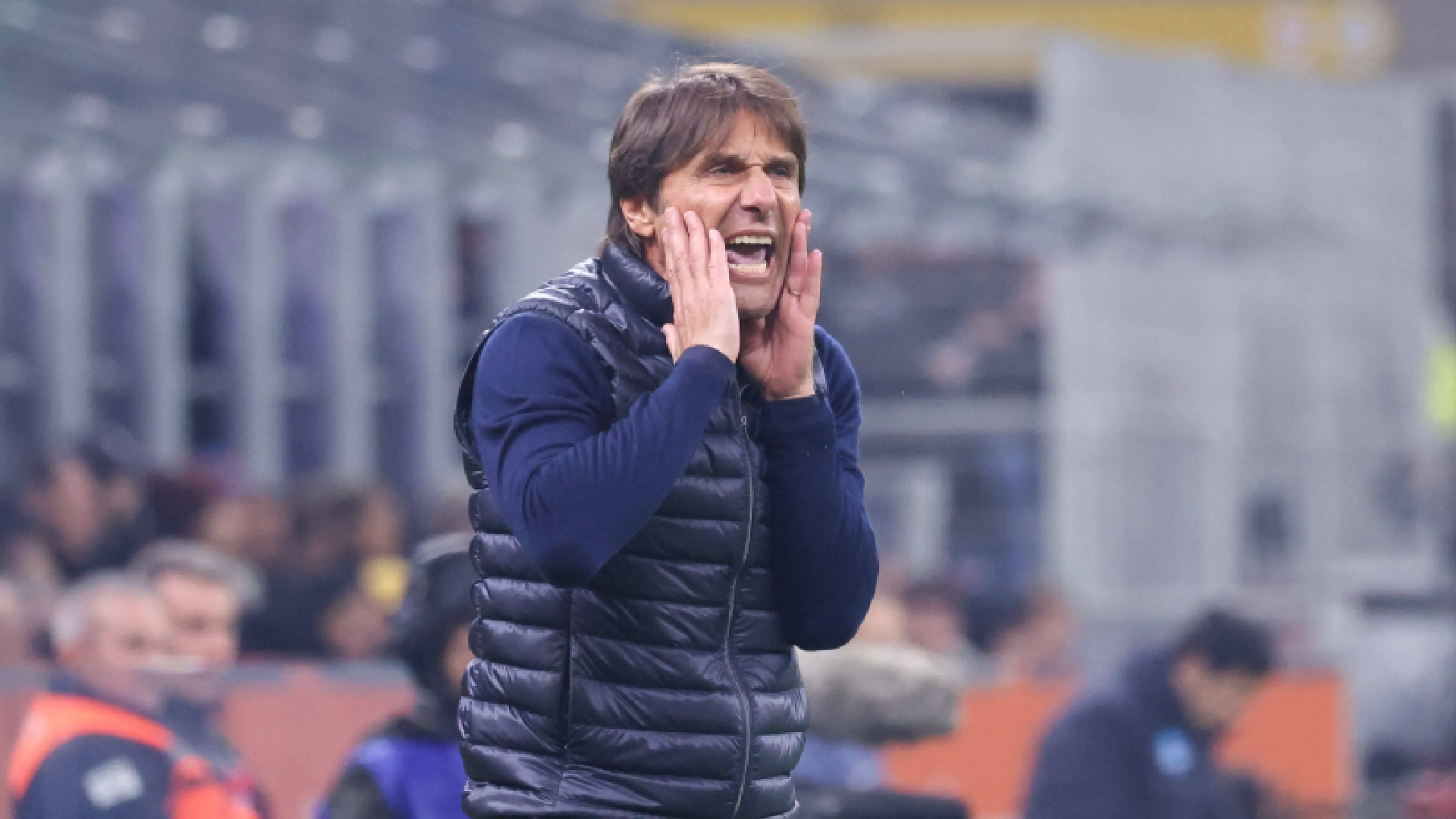 Copertina di Inter-Napoli, Conte: "Il Var non può intervenire? Questa cosa mi fa inc*****e"