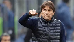 Napoli, Conte fa il mercato: deciso il futuro di 6 giocatori