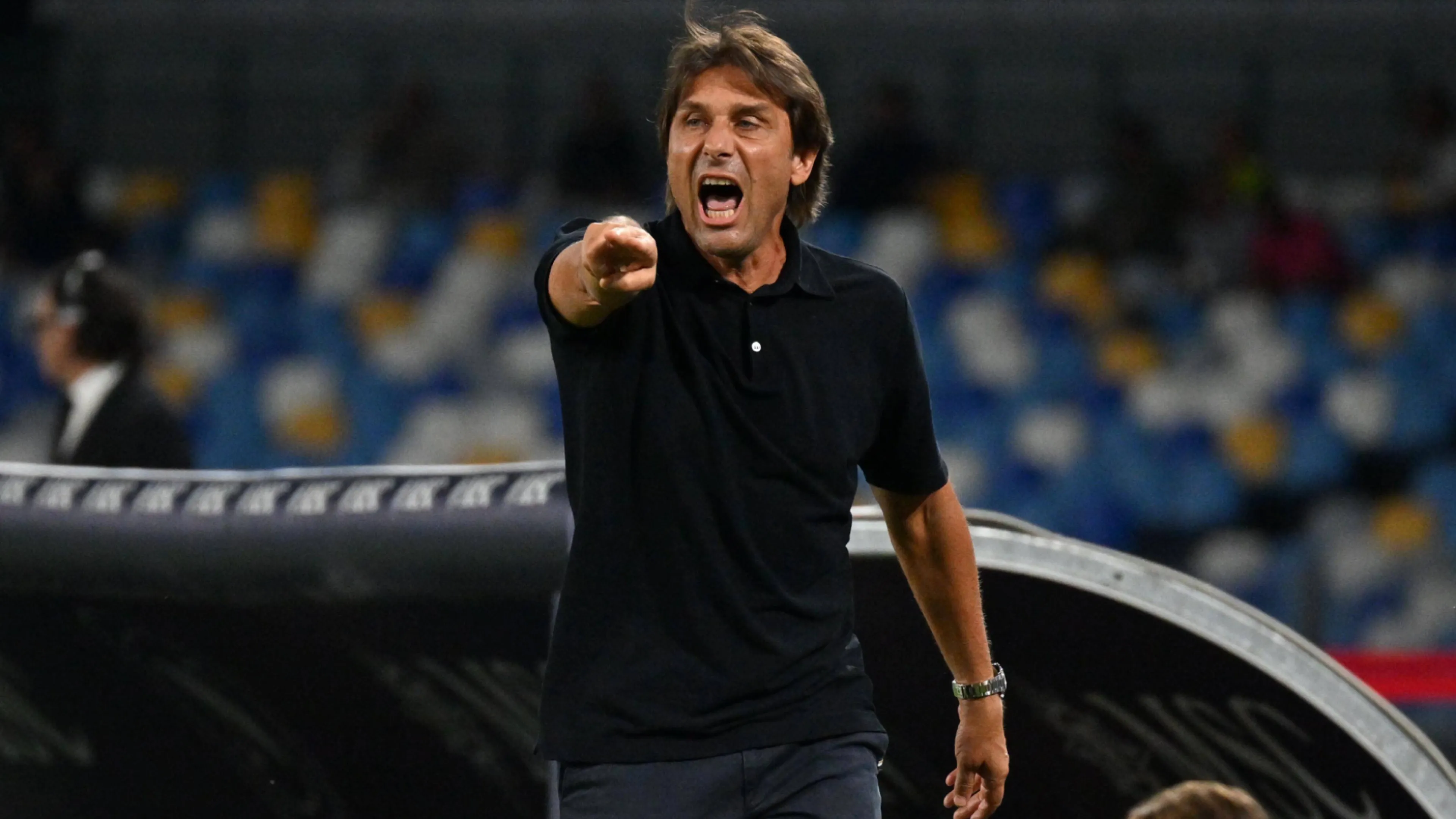 Copertina di "Ma quali campioni? Siete da decimo posto": il surreale discorso di Conte allo spogliatoio del Napoli