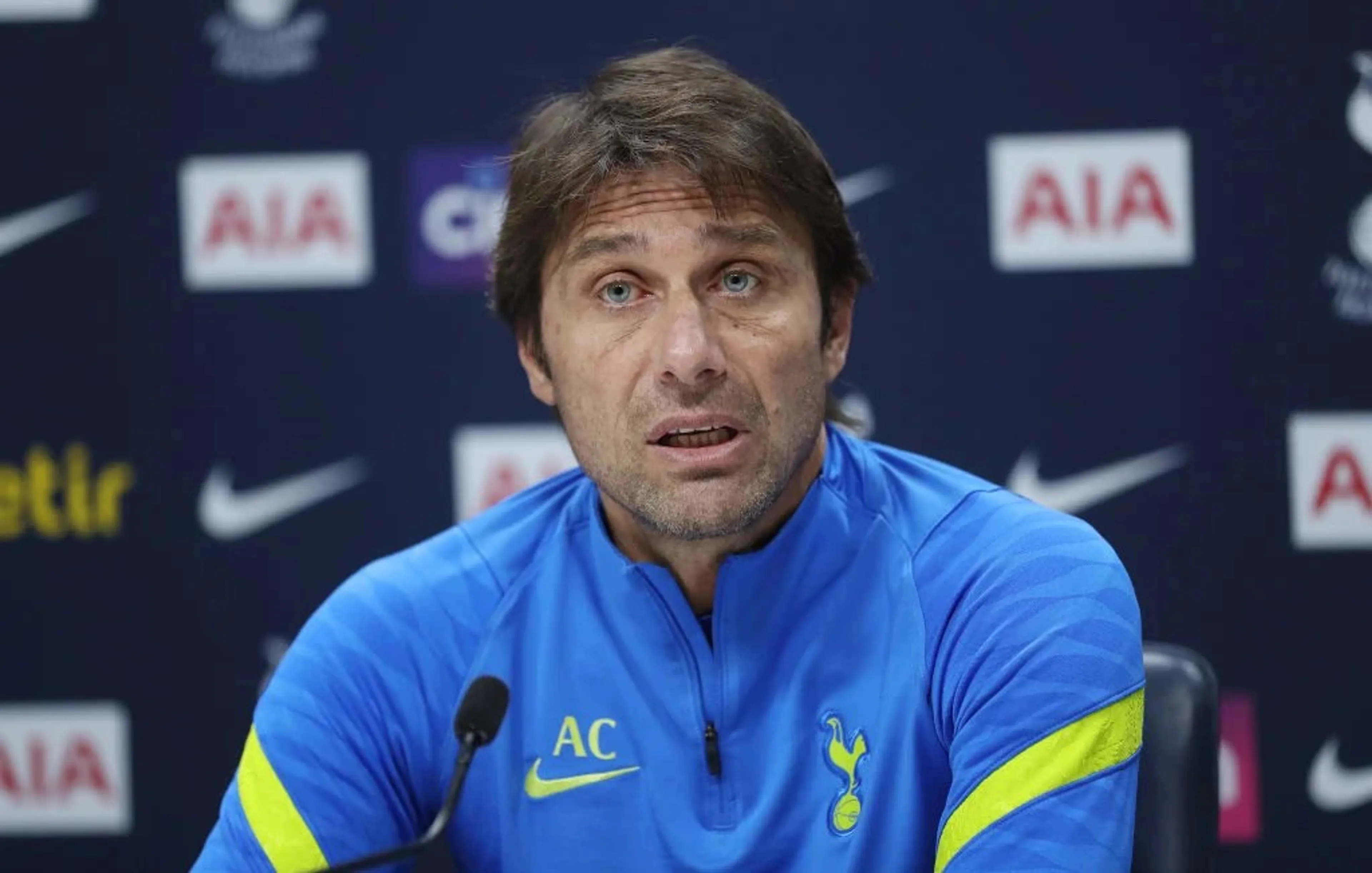 Copertina di Conte smentisce le voci: “Io al Psg? Fake news per creare problemi”