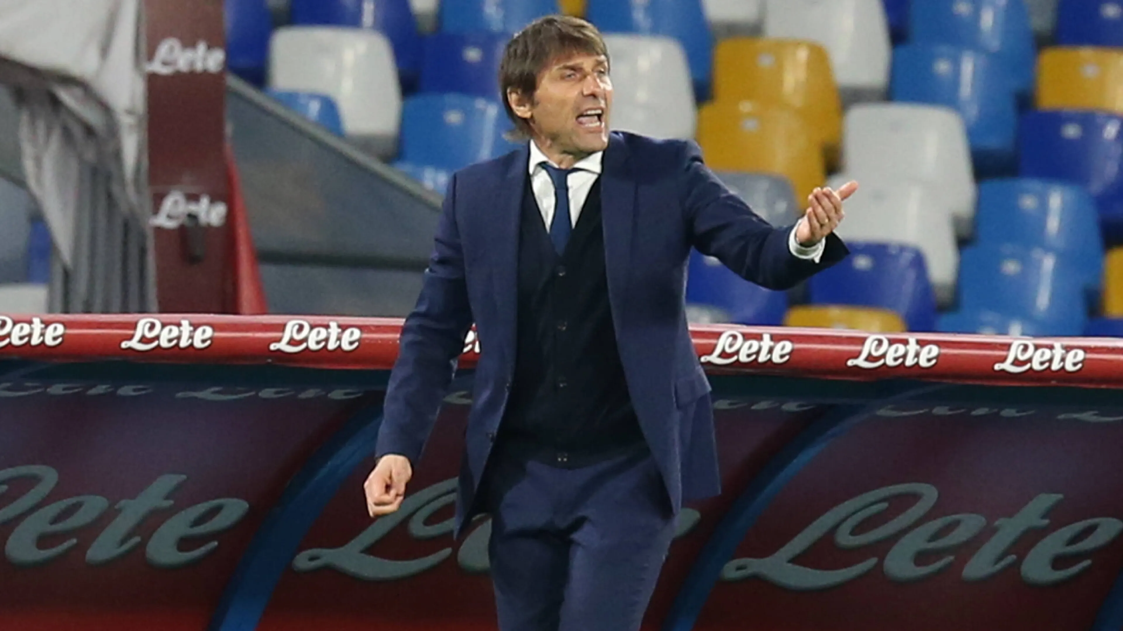 Copertina di Repubblica: "Conte-Napoli accordo vicinissimo dopo il summit con ADL! E il tecnico ha già fatto due nomi per il mercato!"