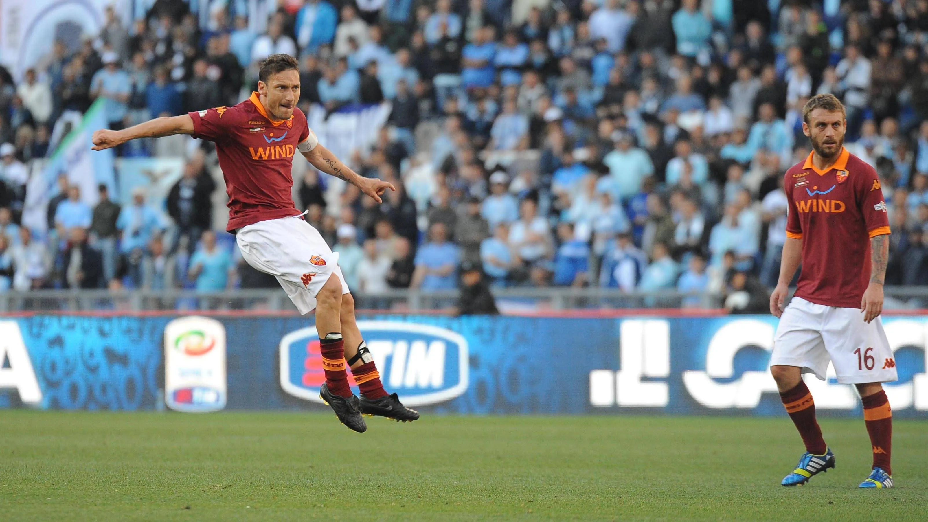 Totti e De Rossi durante la finale di Coppa Italia 2013