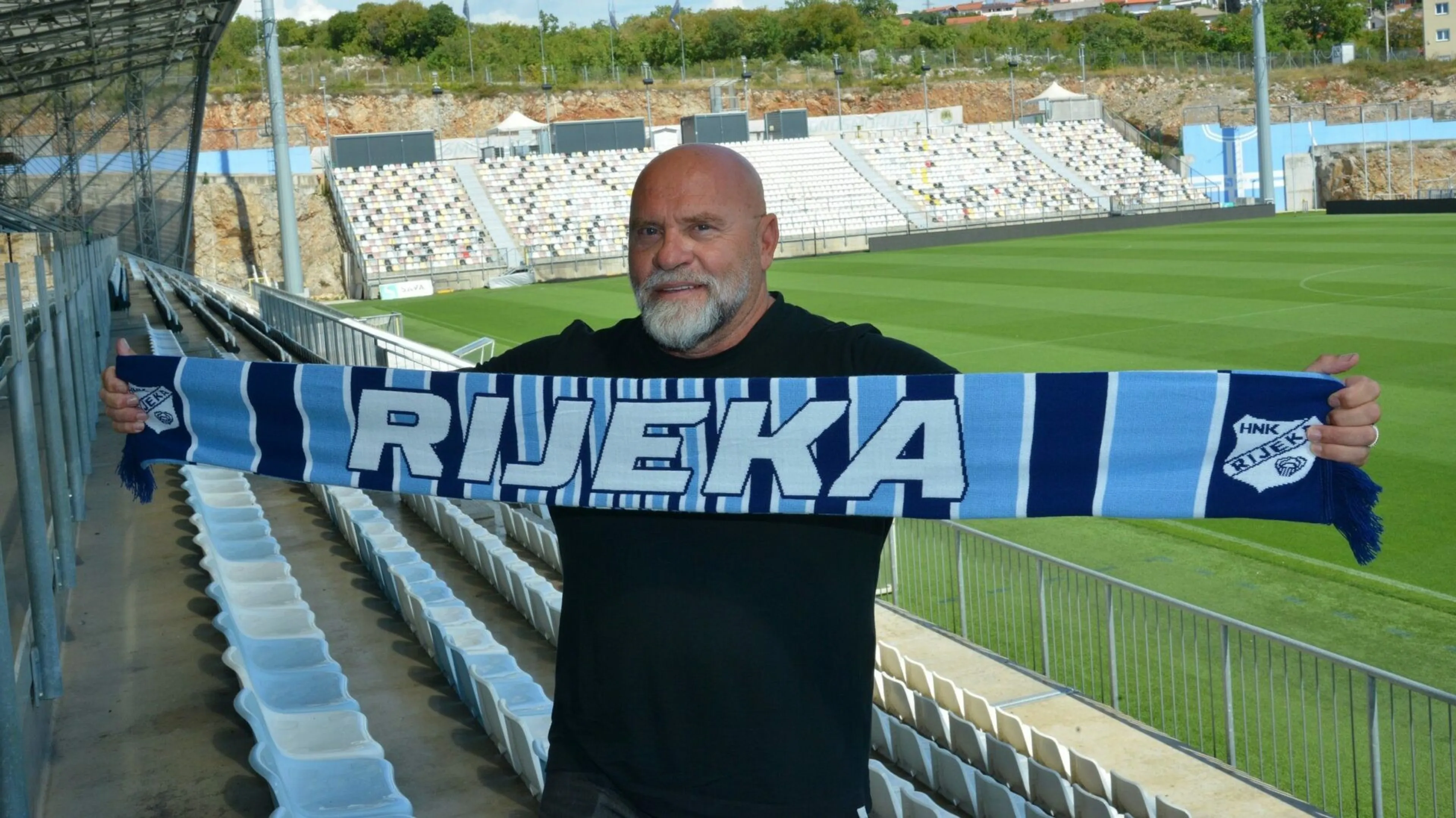 Copertina di La conferenza di Cosmi al Rijeka è già cult in Croazia: “11 leoni? C’è chi nasce pavone…”