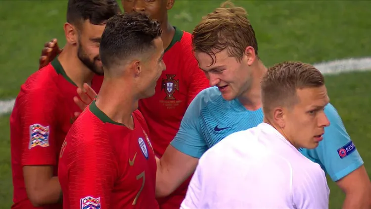 /images/c/r/7/cr7-consiglia-la-juve-a-de-ligt.jpg