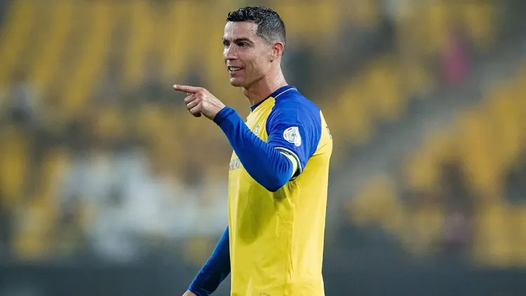 /images/c/r/i/Cristiano-Ronaldo-CR7.jpg