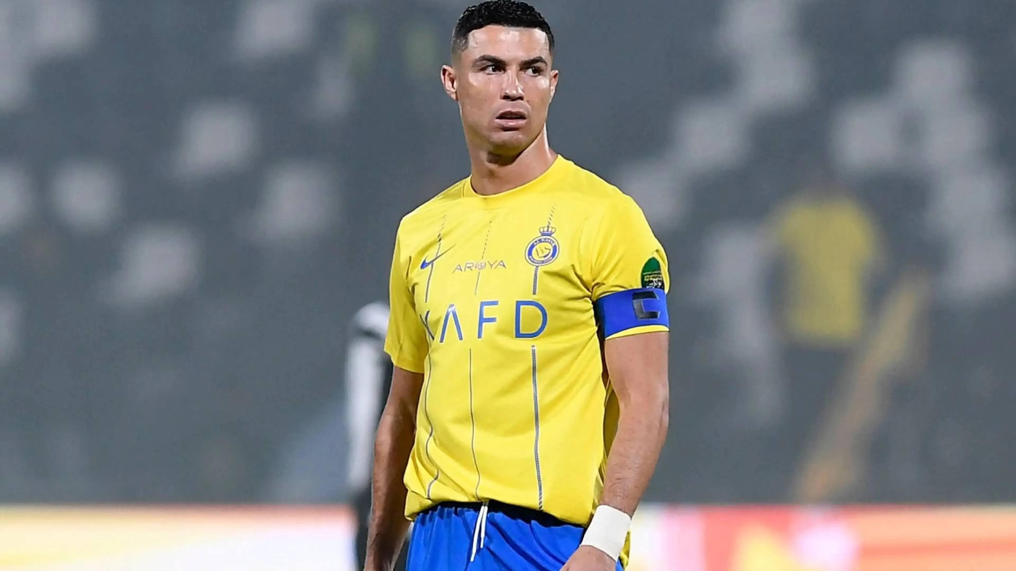 Copertina di Cristiano Ronaldo fuori dalla top 10 del 2023. L'incredibile reazione del portoghese