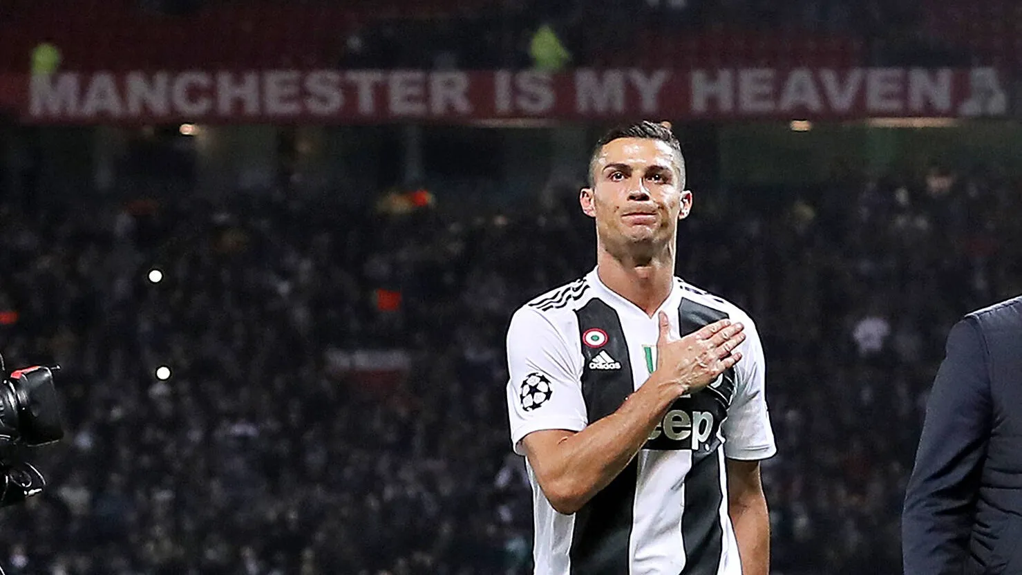Cristiano Ronaldo con la maglia della Juventus