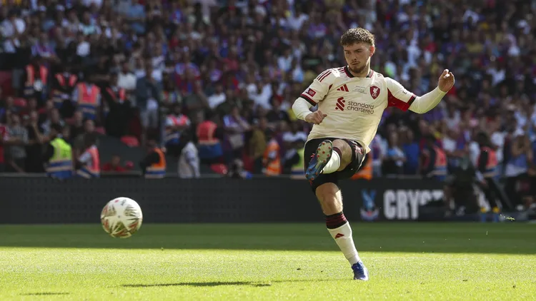 /images/c/r/y/crystal-palace-v-liverpool-fa-community-shield-10082025-crystal-palace-v-liverpool-fa-community-shield-harvey-elliott-of-liverpool-has-his-penalty-saved-by-dean-henderson-of-crystal-palace-in-shootout-2-1-copyright-xbradleyxormesherx-nintchdbpict001015548240jpg_1755714805661.jpg