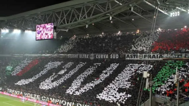 /images/c/u/r/Curva-Juventus.jpg